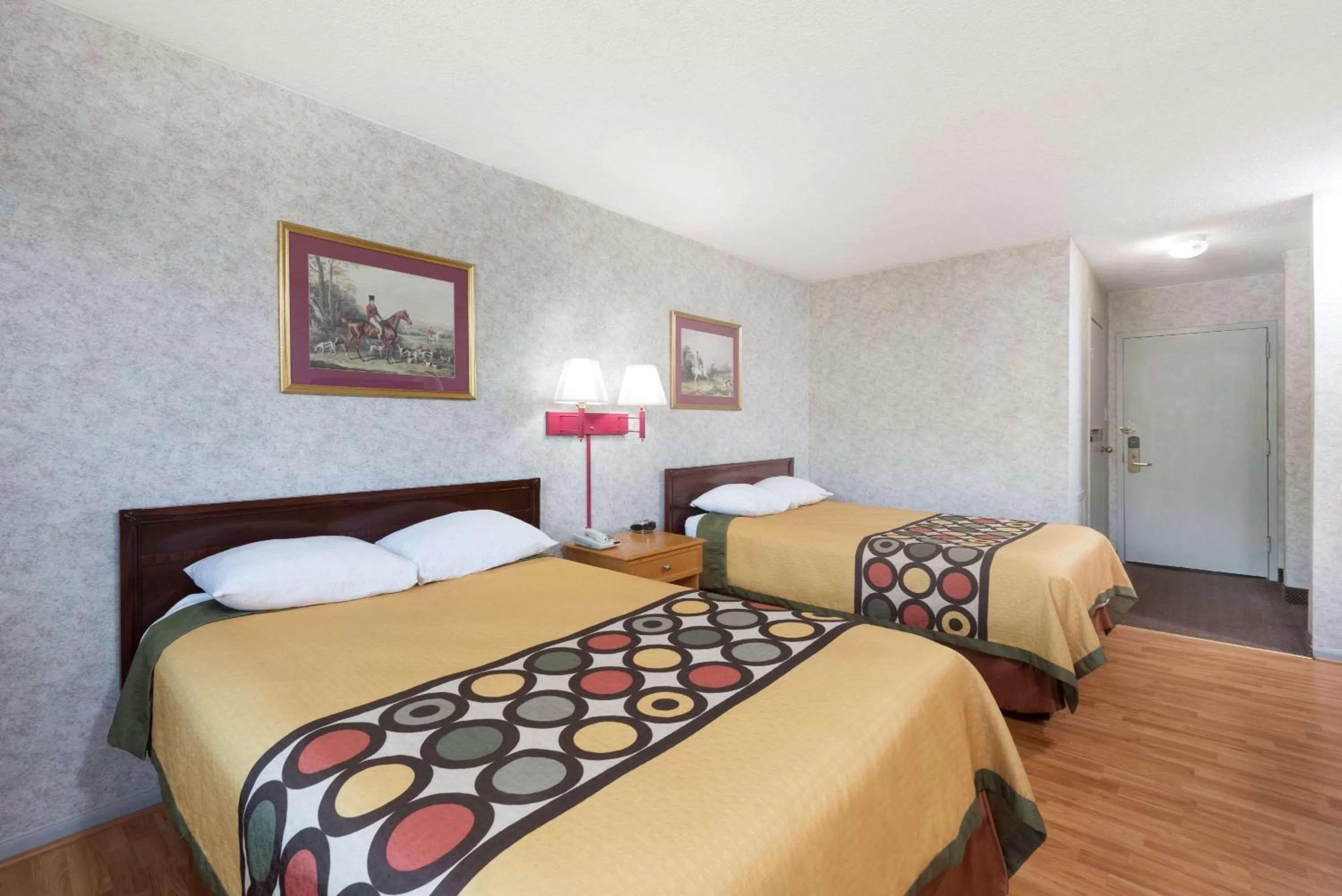 Photo of the whole room in Super 8 by Wyndham Hancock MD