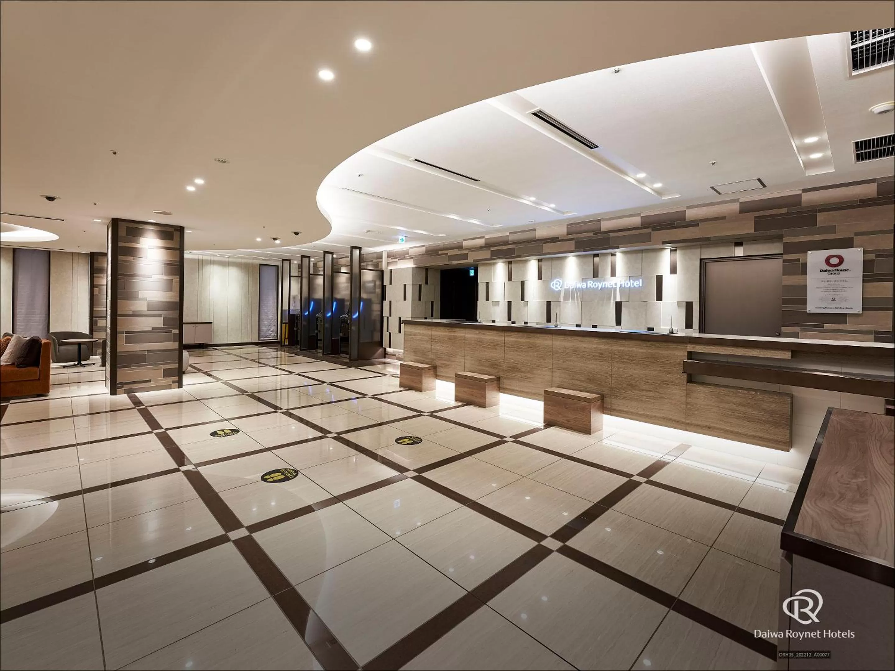 Lobby or reception in Daiwa Roynet Hotel Osaka-Kitahama