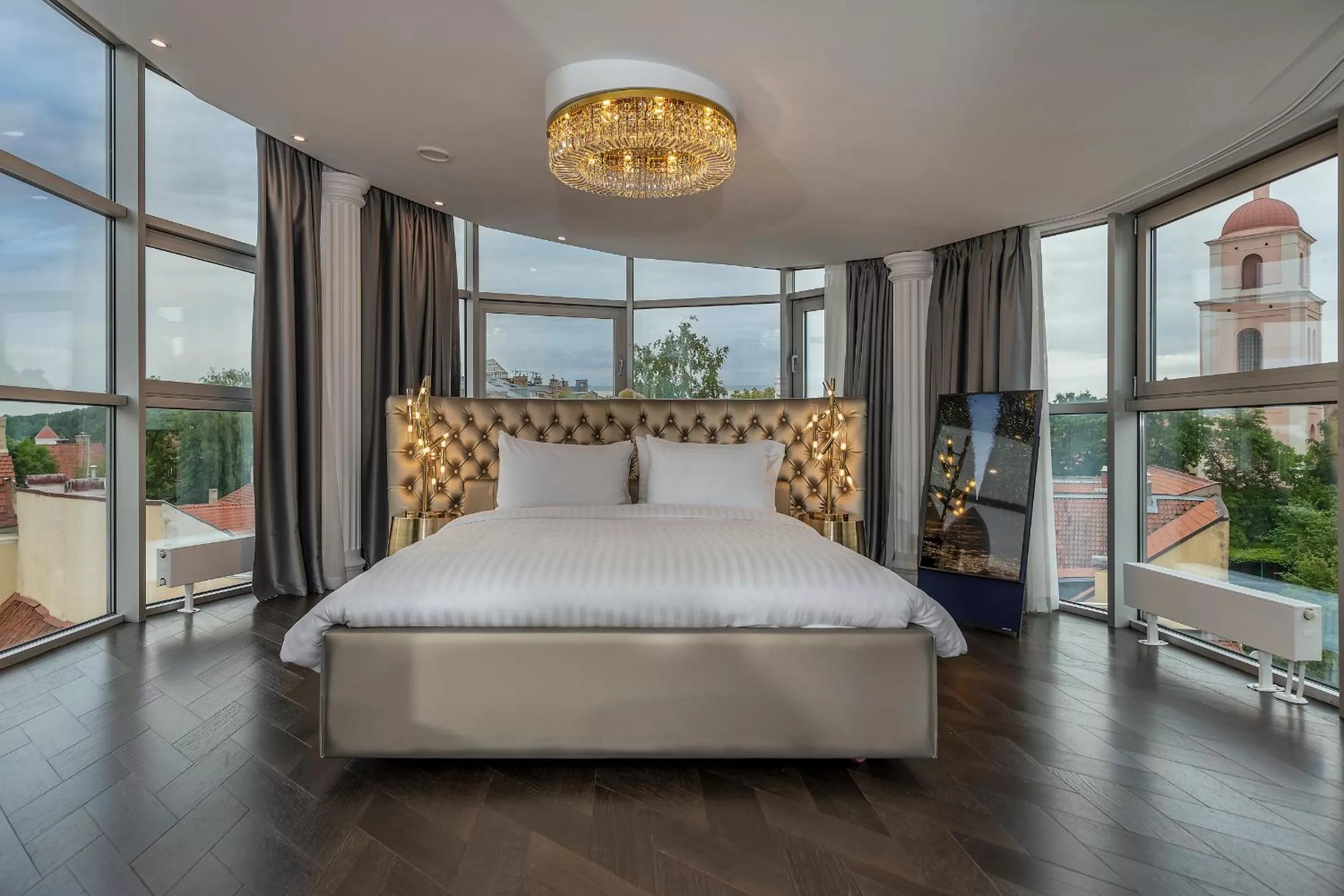 Photo of the whole room, Bed in St Palace Hotel