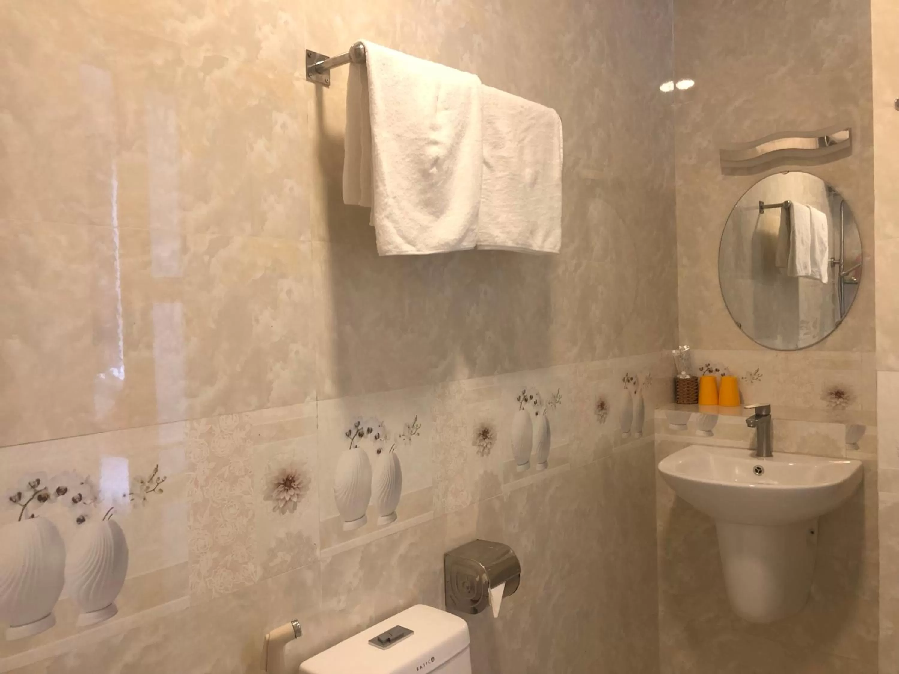 Bathroom in Villa - Hotel Nam Khang 2 Dalat