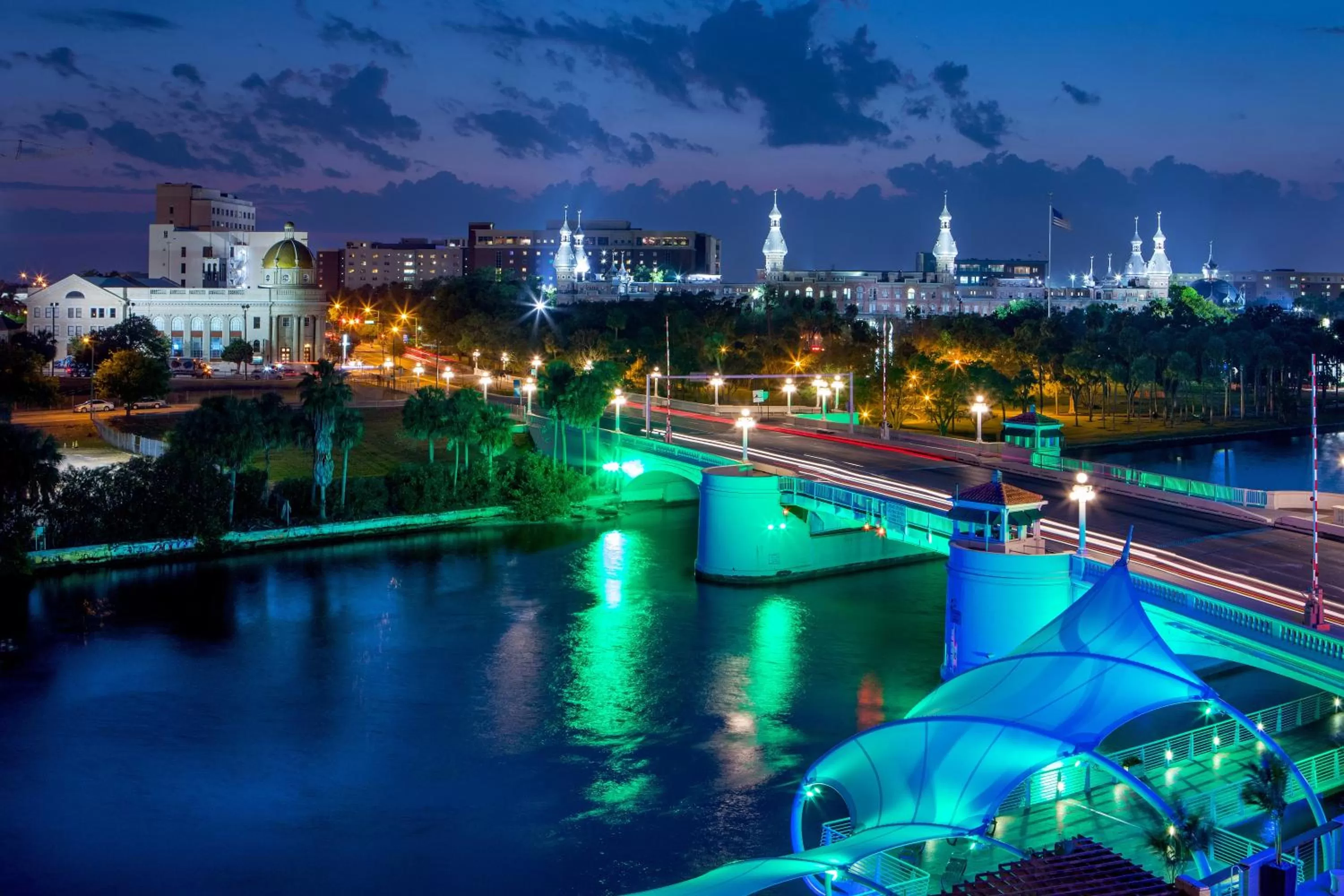 Nearby landmark in Hotel Tampa Riverwalk