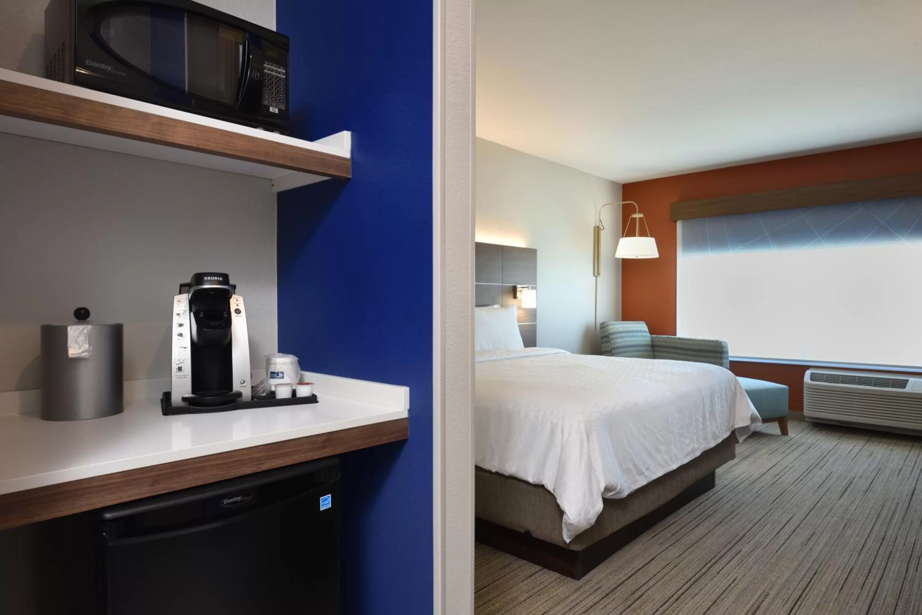 Bedroom, Bed in Holiday Inn Express & Suites Spring - Woodlands Area by IHG