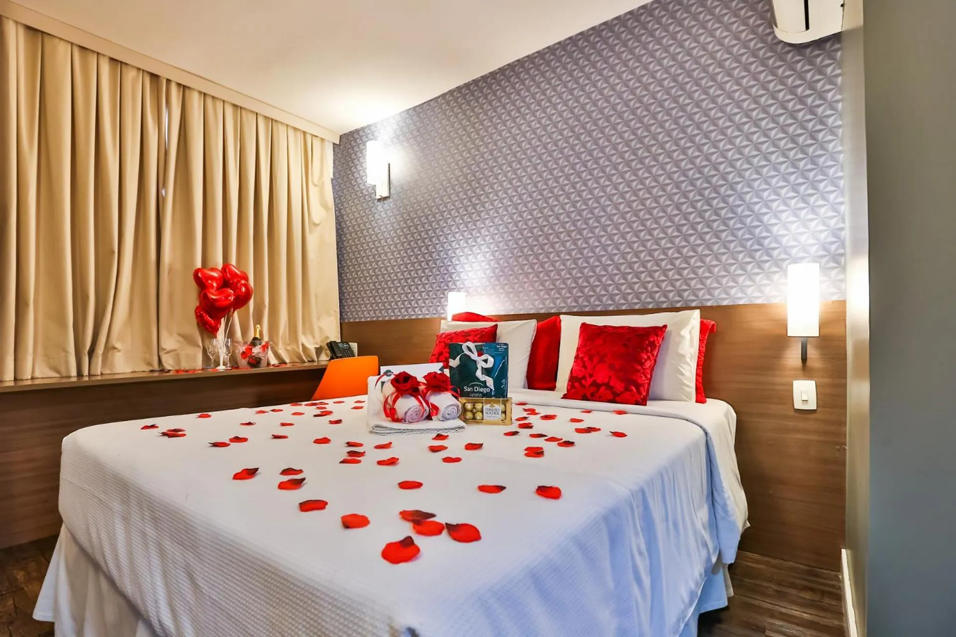 Bed in San Diego Express Barro Preto