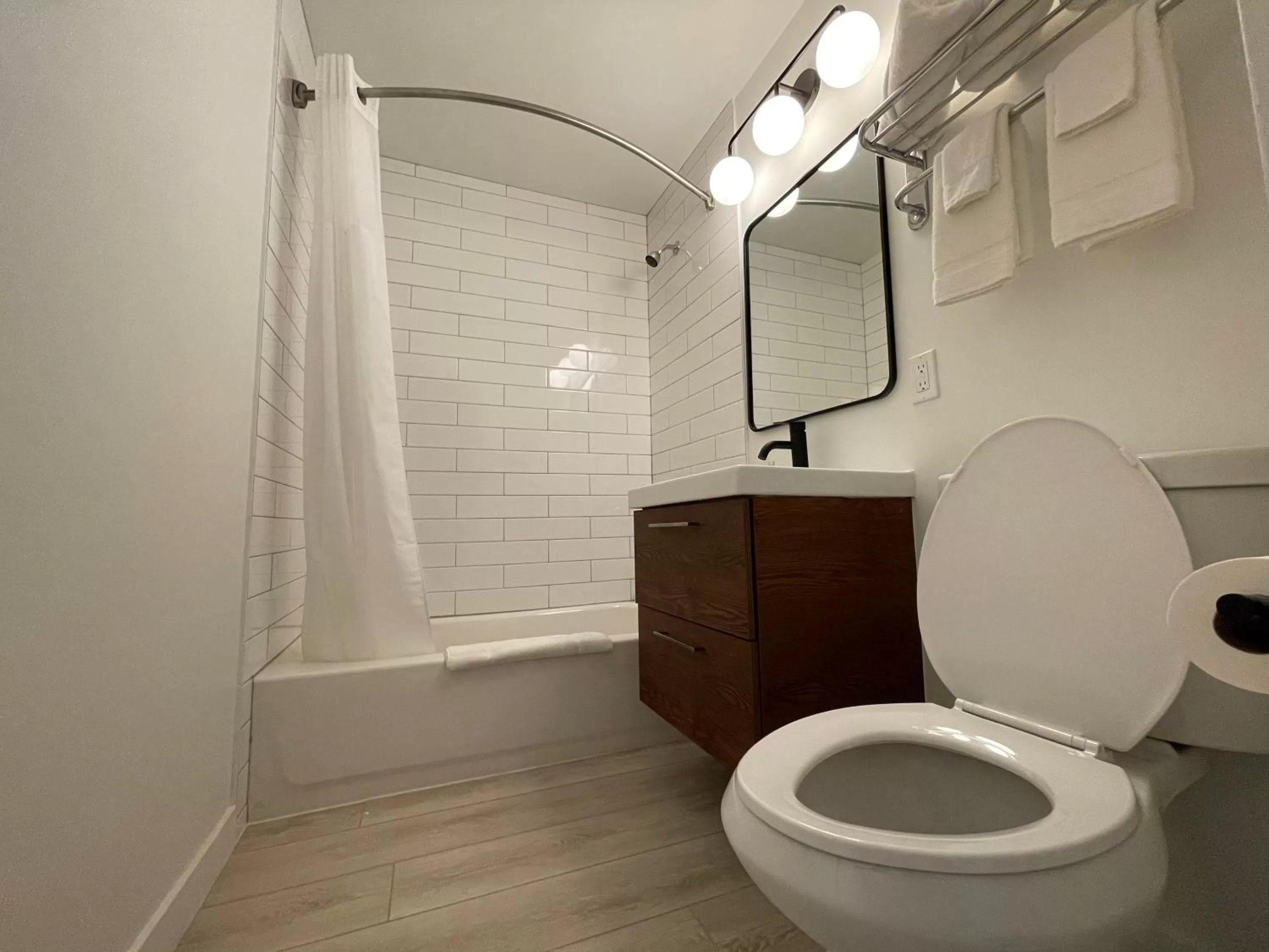 Bathroom in Arizona Sunset Inn & Suites