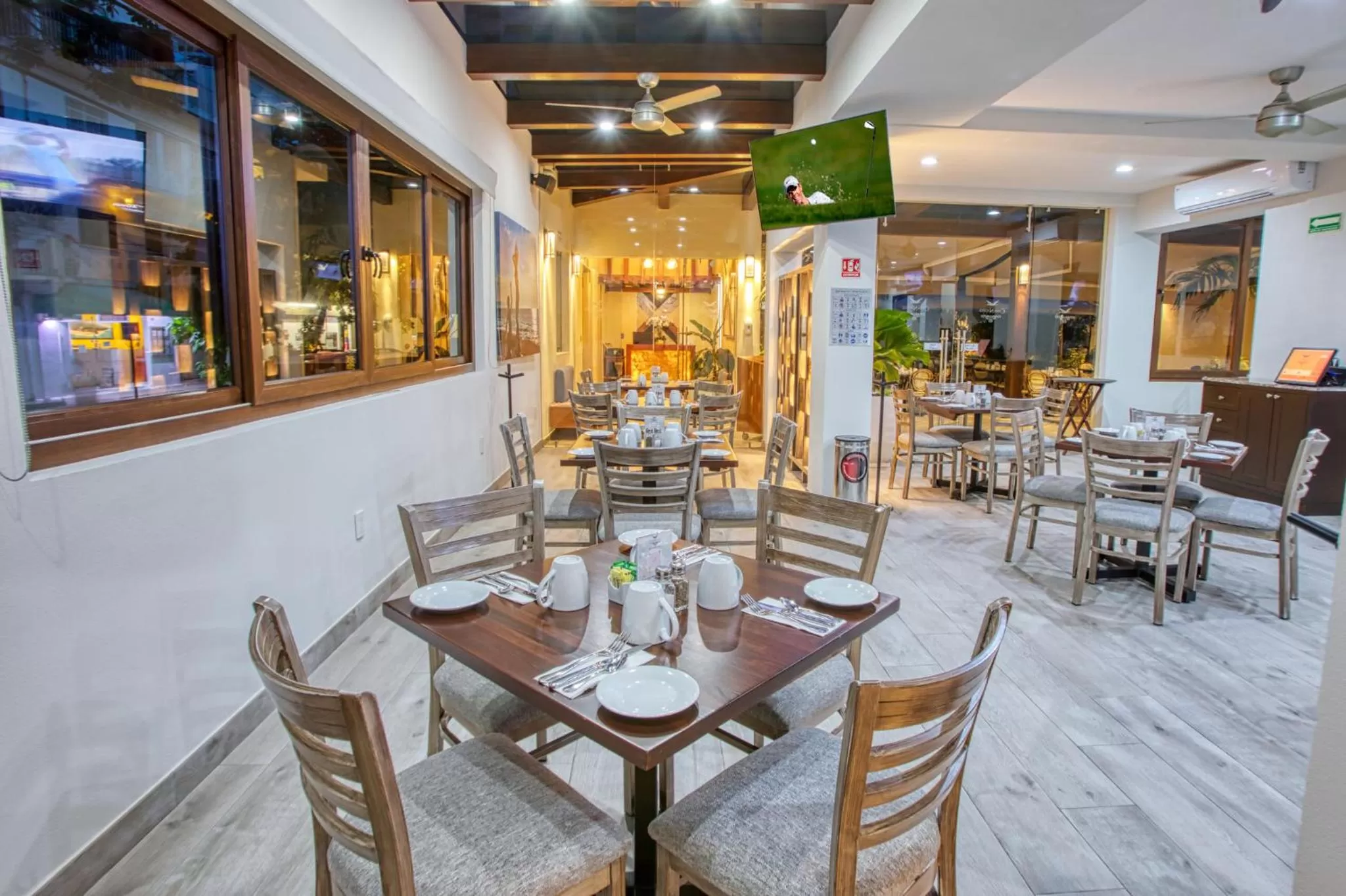 Dining area, Restaurant/Places to Eat in Casa Nicole Boutique Hotel