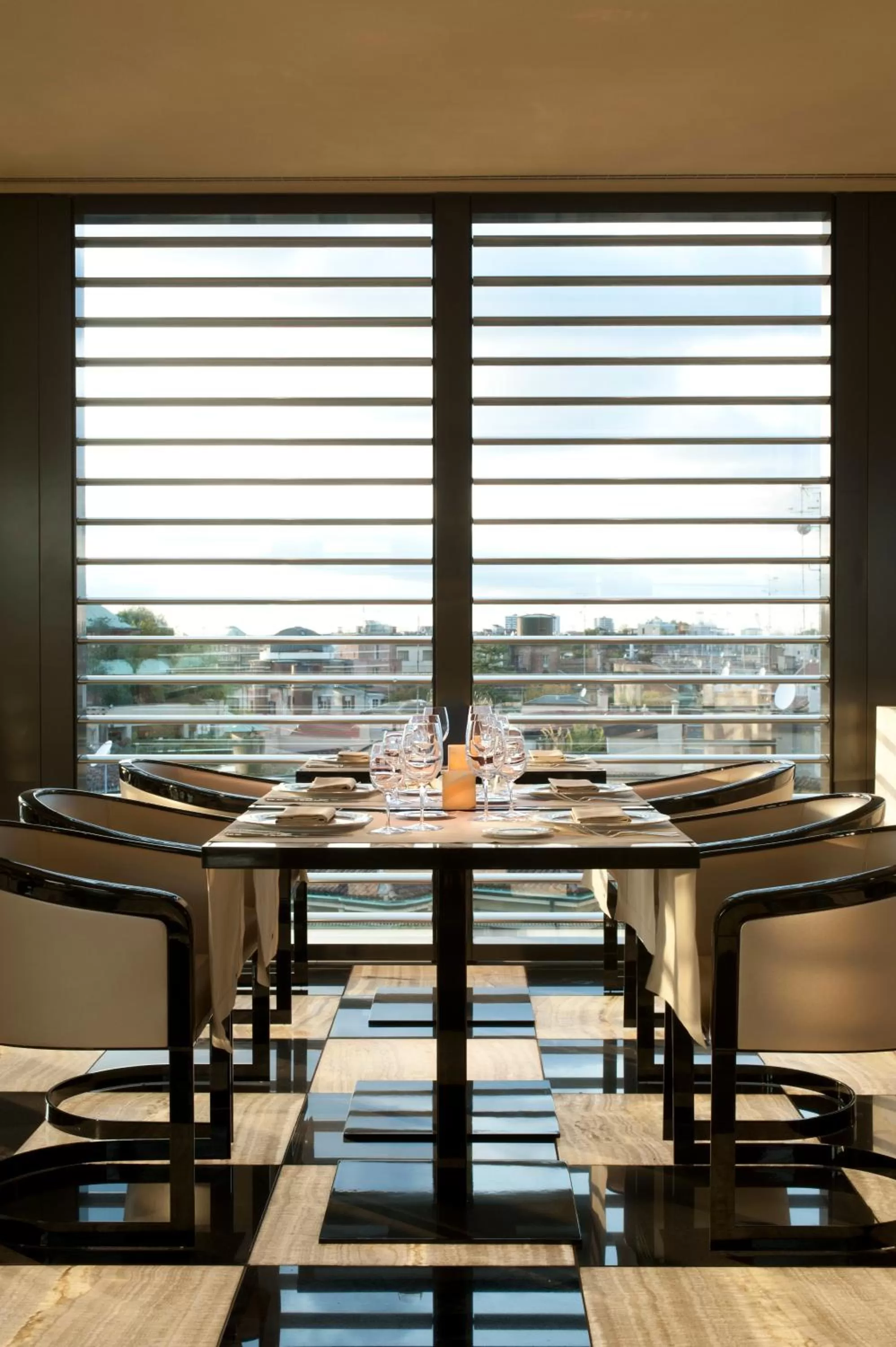 Restaurant/places to eat in Armani Hotel Milano