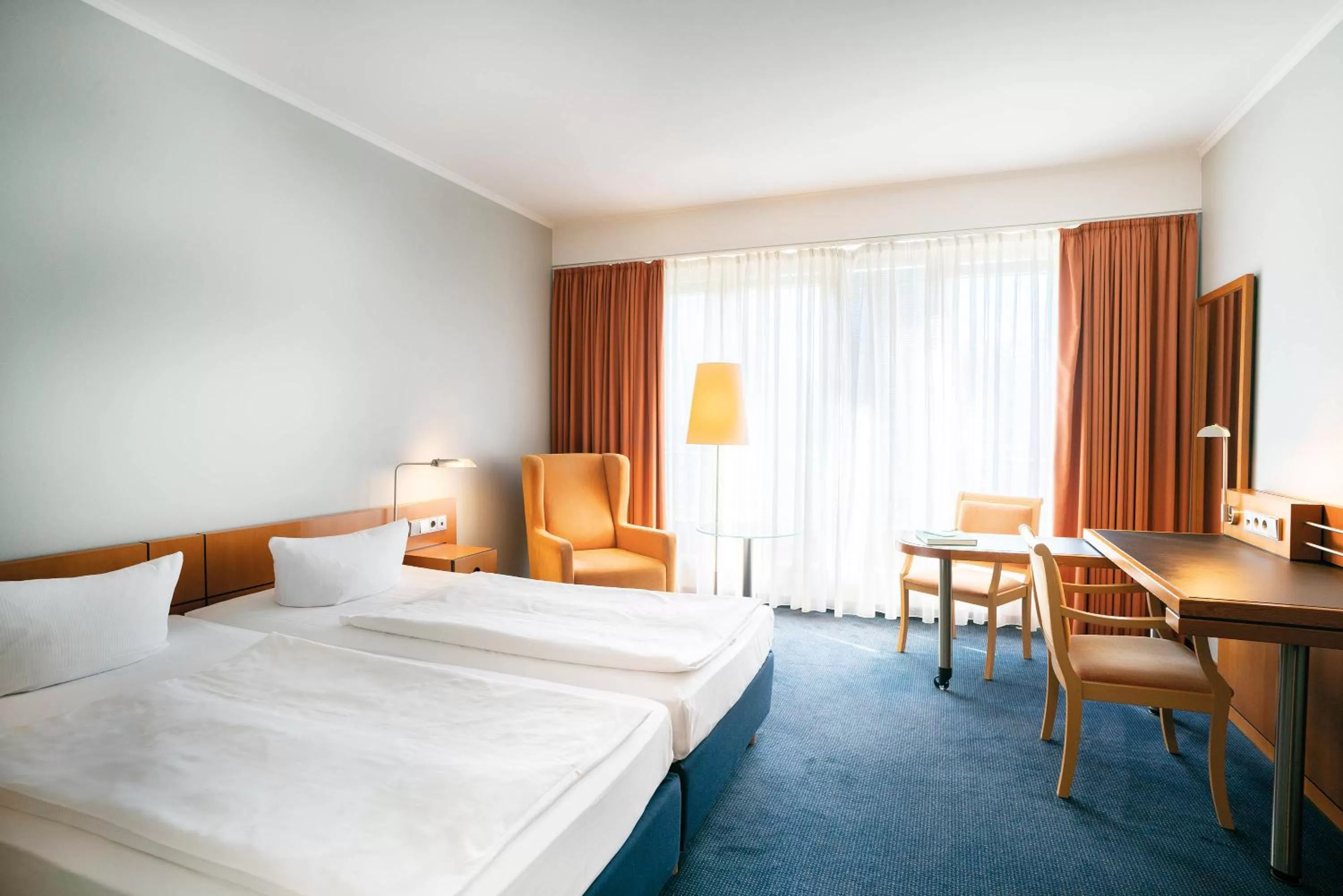 Photo of the whole room, Bed in Seminaris Hotel Potsdam Griebnitzsee