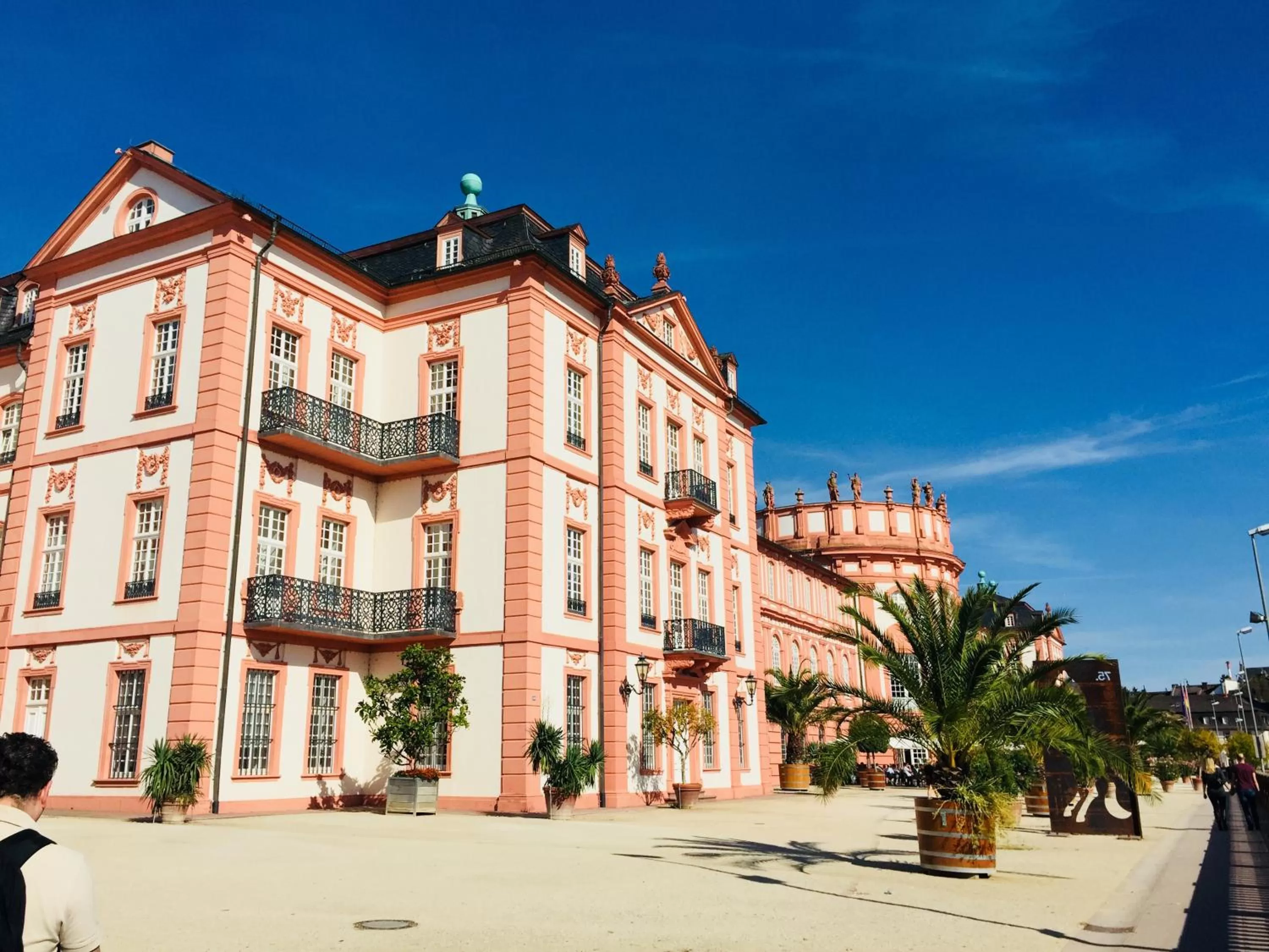 Nearby landmark, Property Building in Moderne Wohnung im Rhein-Main-Gebiet