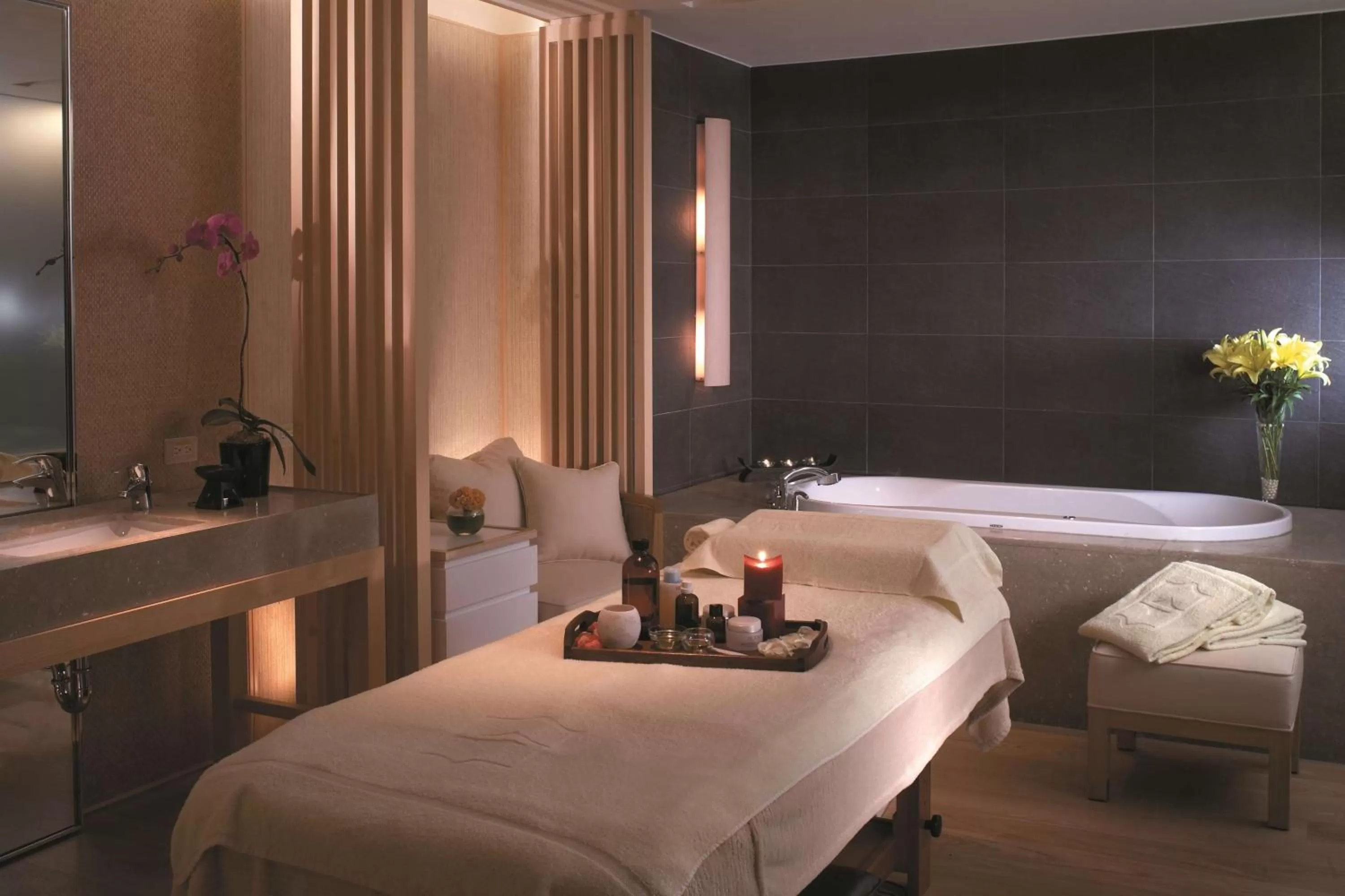 Spa and wellness centre/facilities, Bed in Shangri-La Far Eastern Tainan