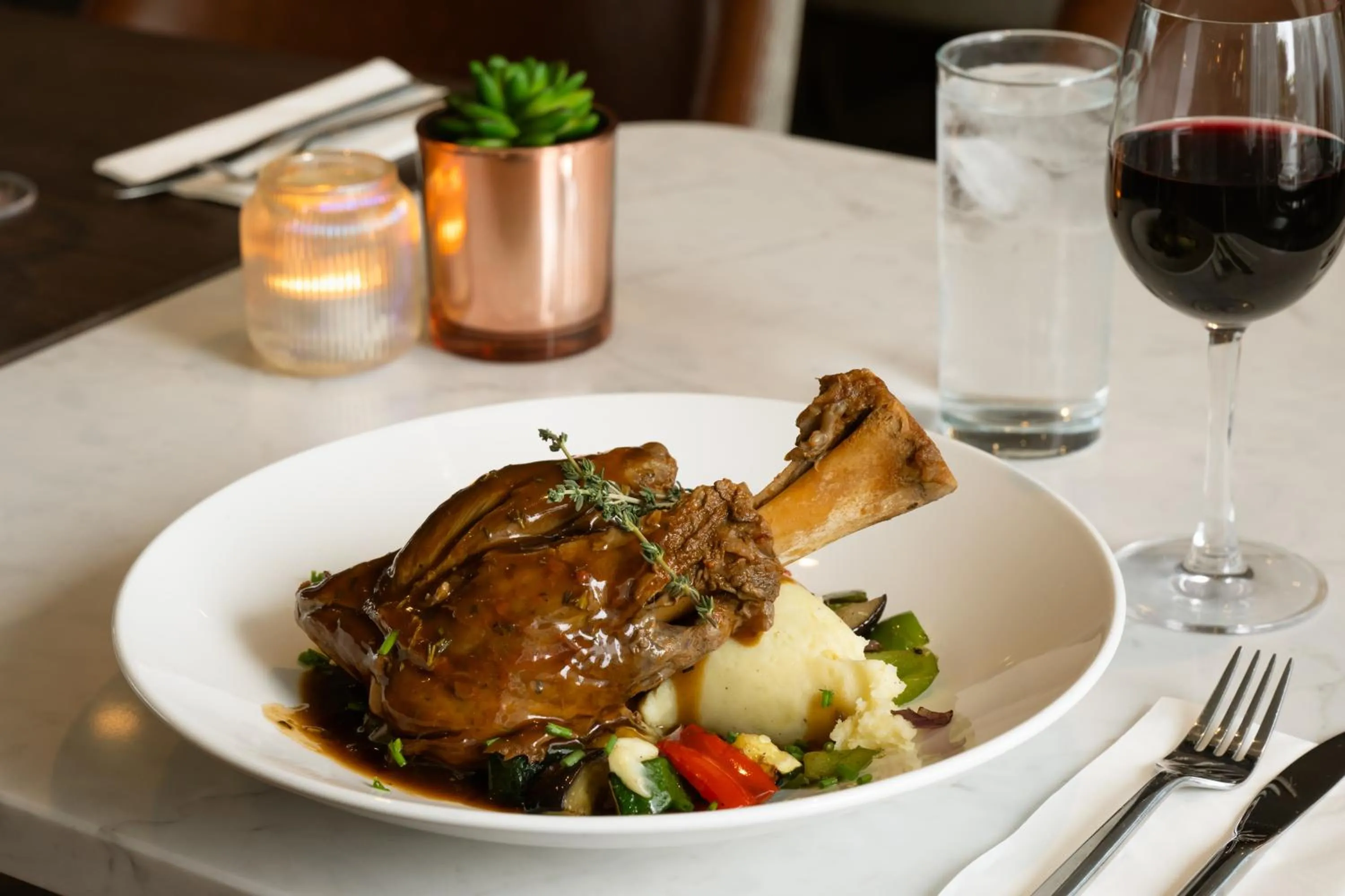 Restaurant/places to eat in Aspect Hotel Park West