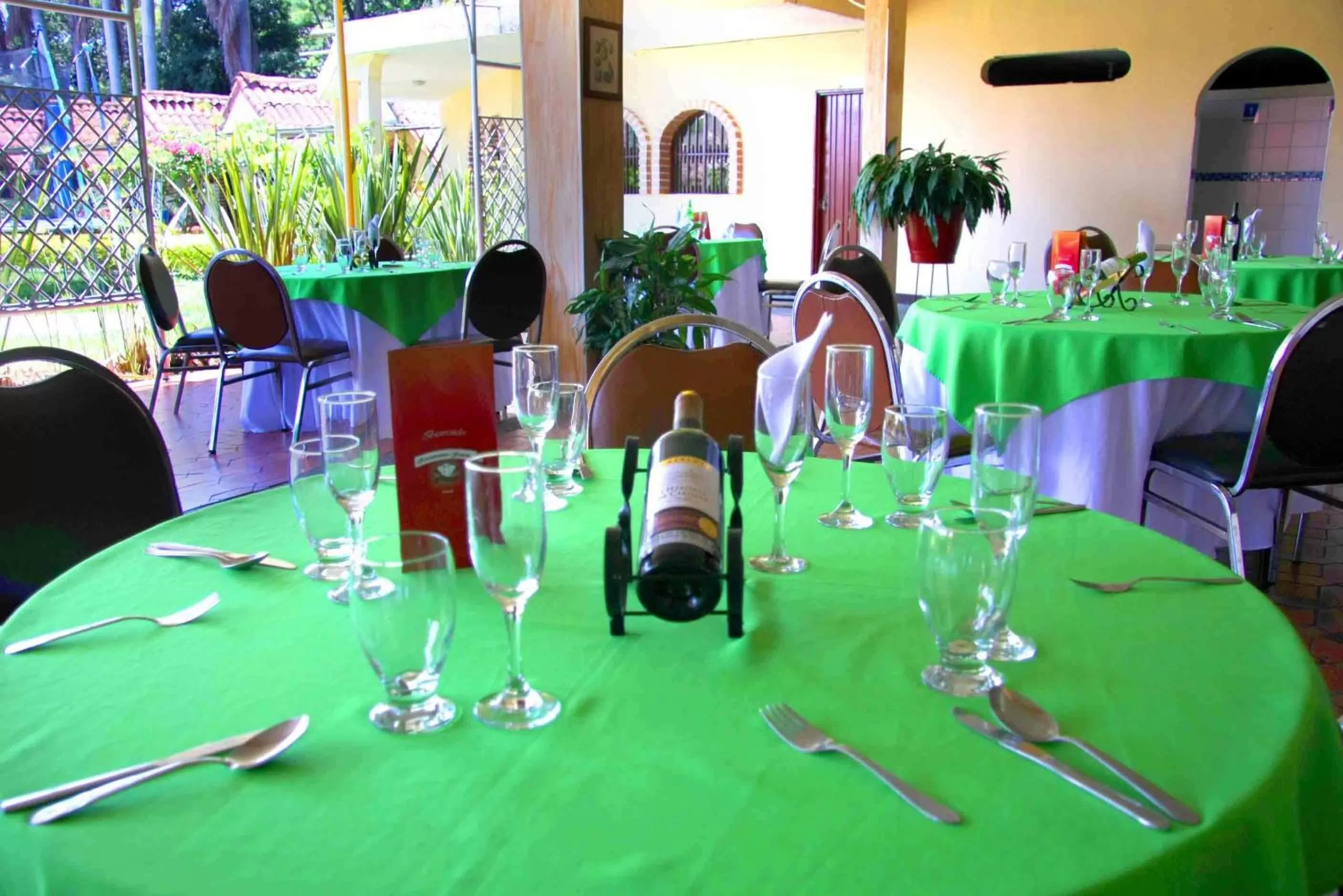 Restaurant/places to eat in Hotel Las Victorias Palmira