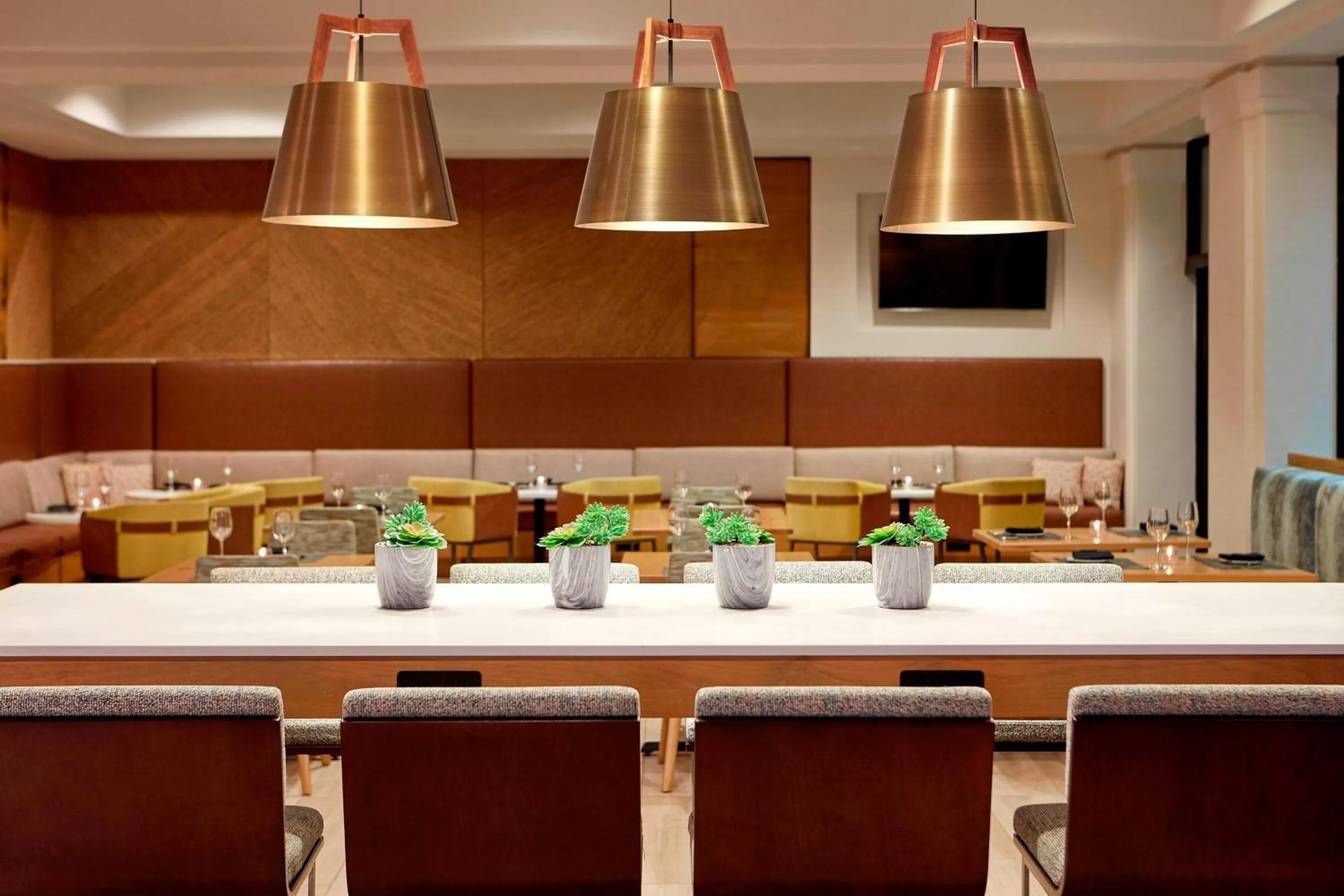 Restaurant/places to eat in San Diego Marriott Mission Valley