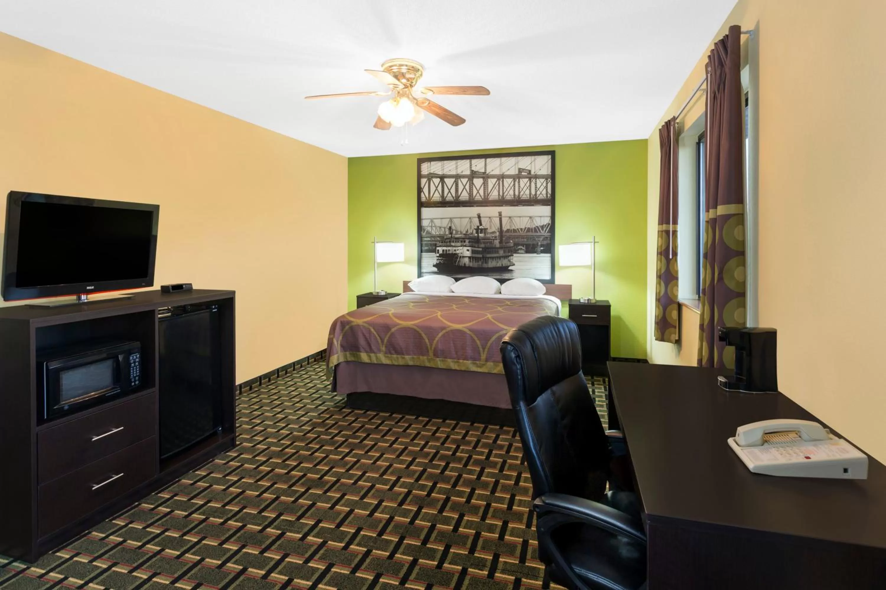 Bedroom, Bed in Super 8 by Wyndham Marietta