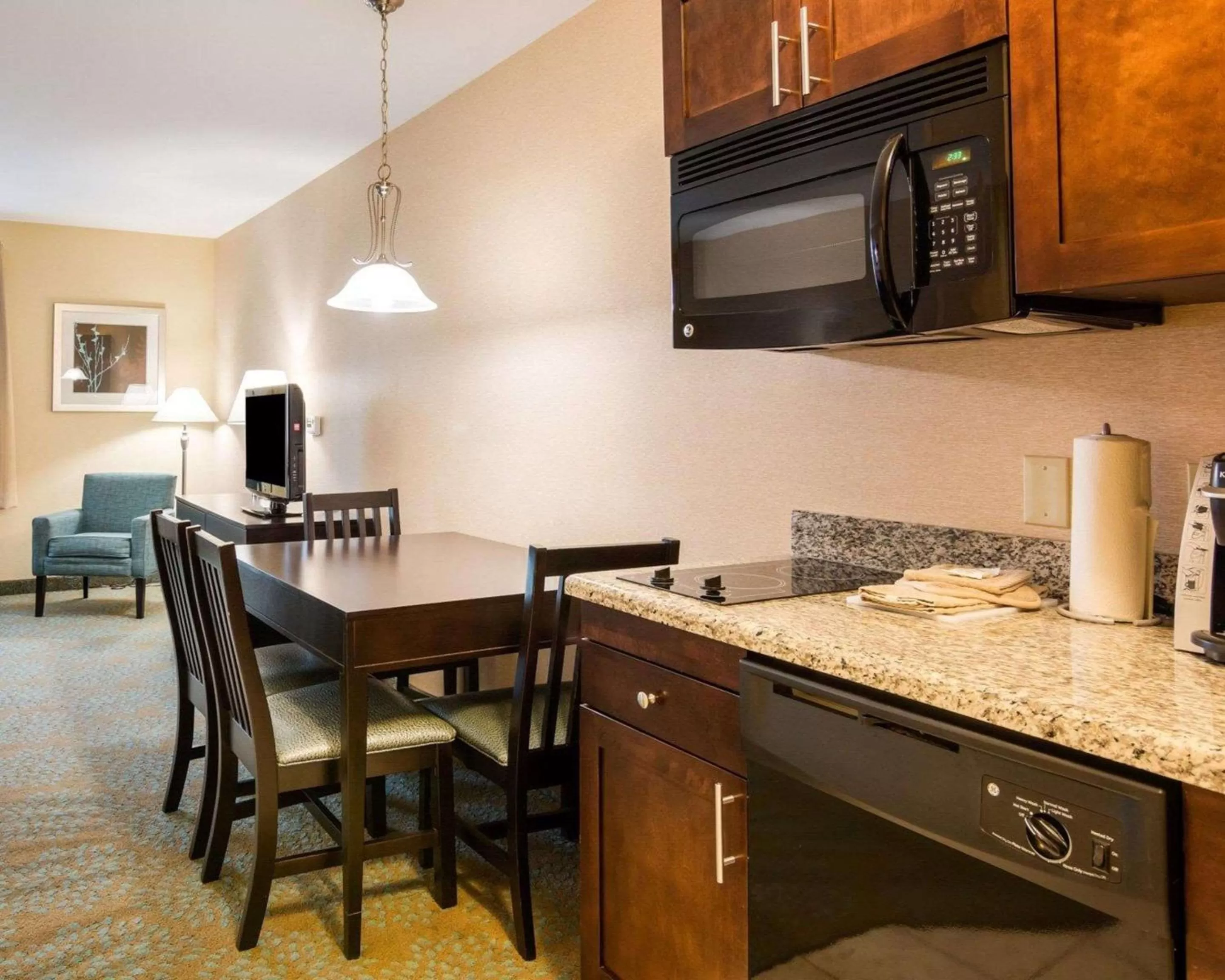 Photo of the whole room in Suburban Studios Quantico