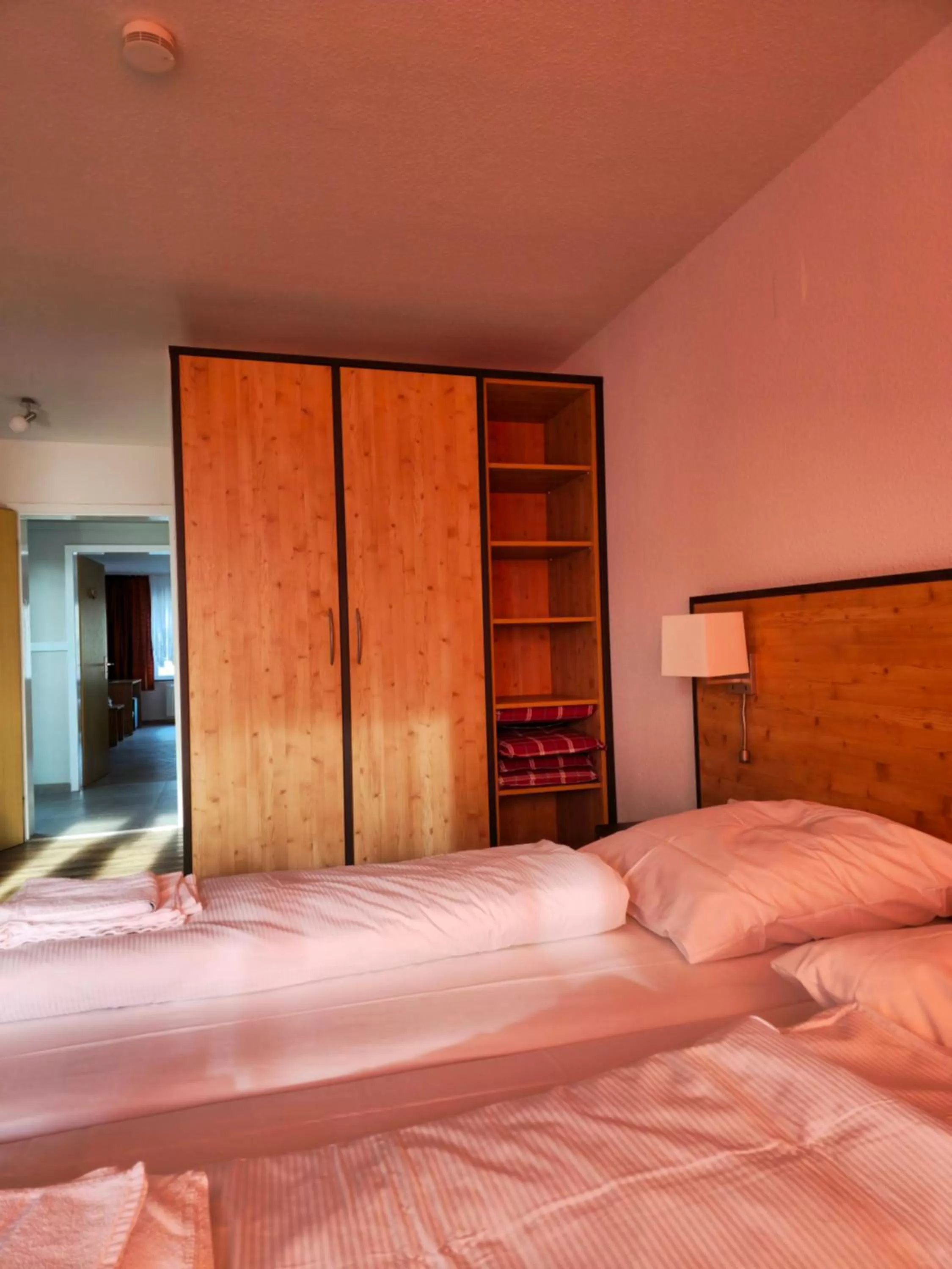 Bed in Hotel Lowen by Mastiff