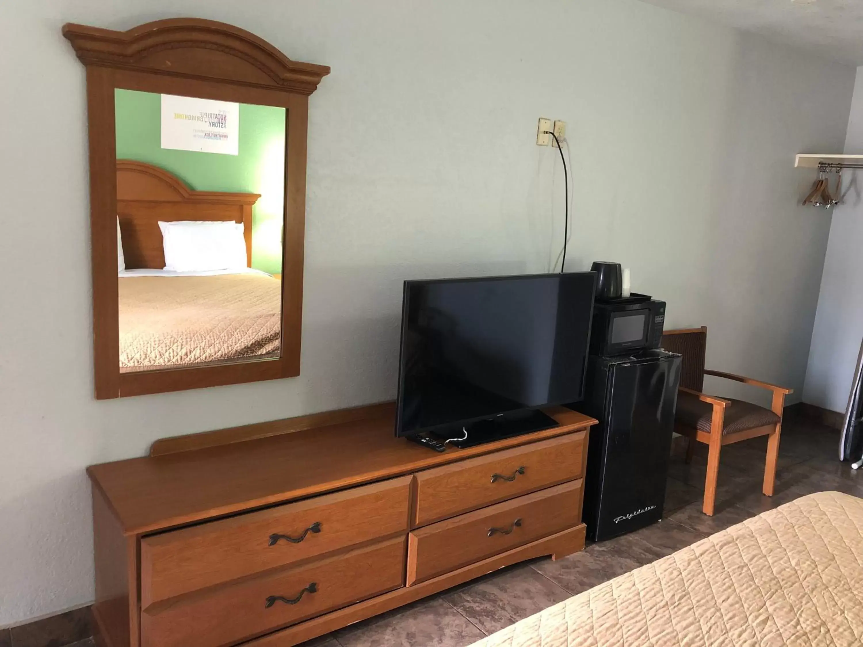 Standard Double Room in Hwy 59 Motel Laredo Medical Center Standard Double Room in Hwy 59 Motel Laredo Medical Center