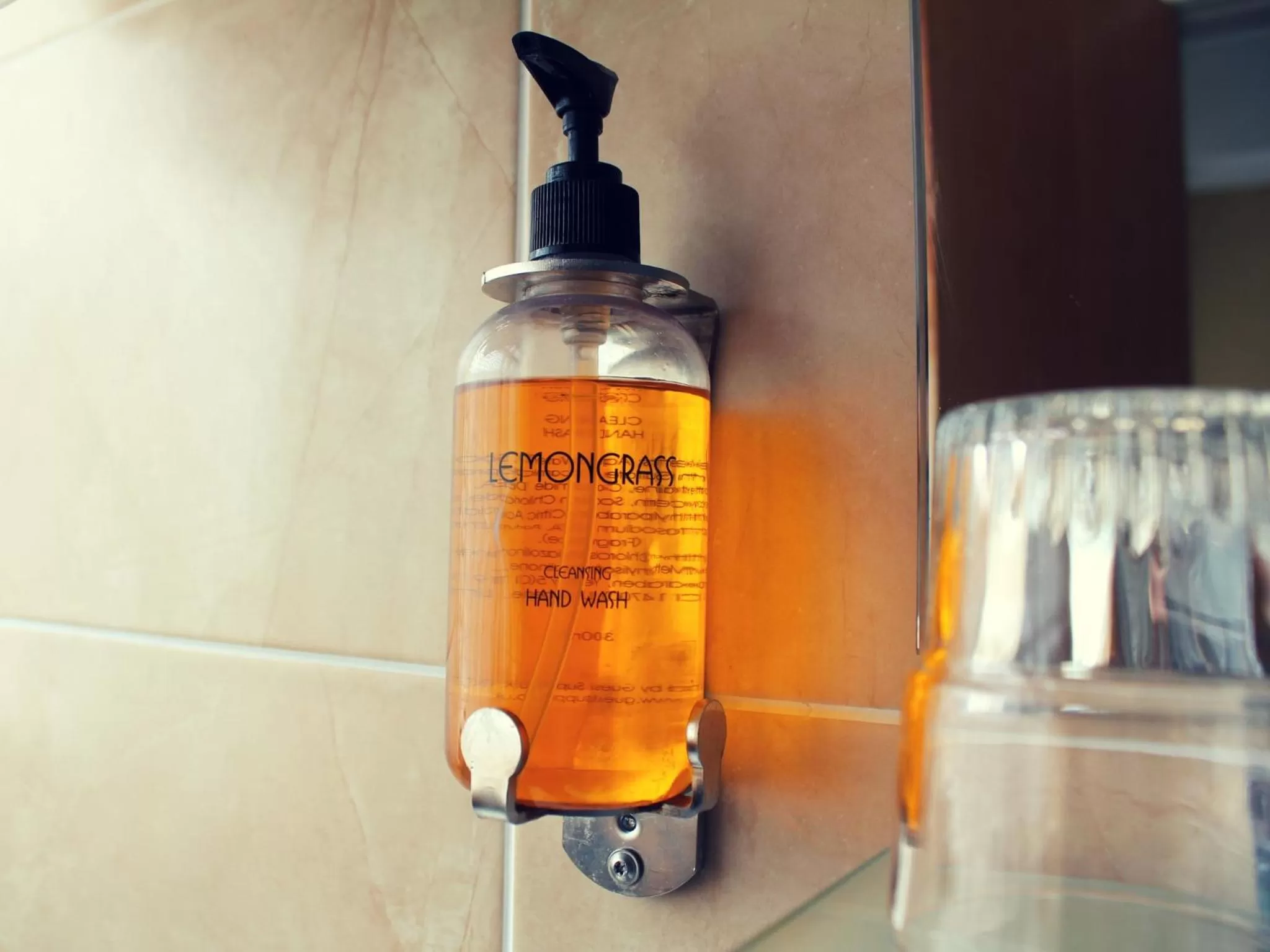 Bathroom in Ruskin Hotel