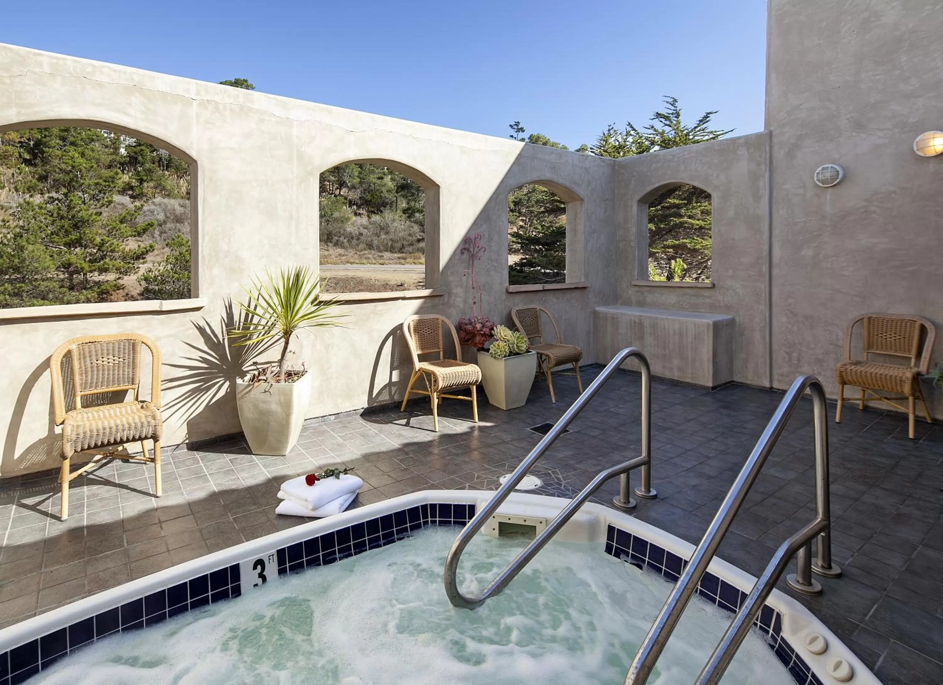 Hot Tub in El Colibri Hotel & Spa