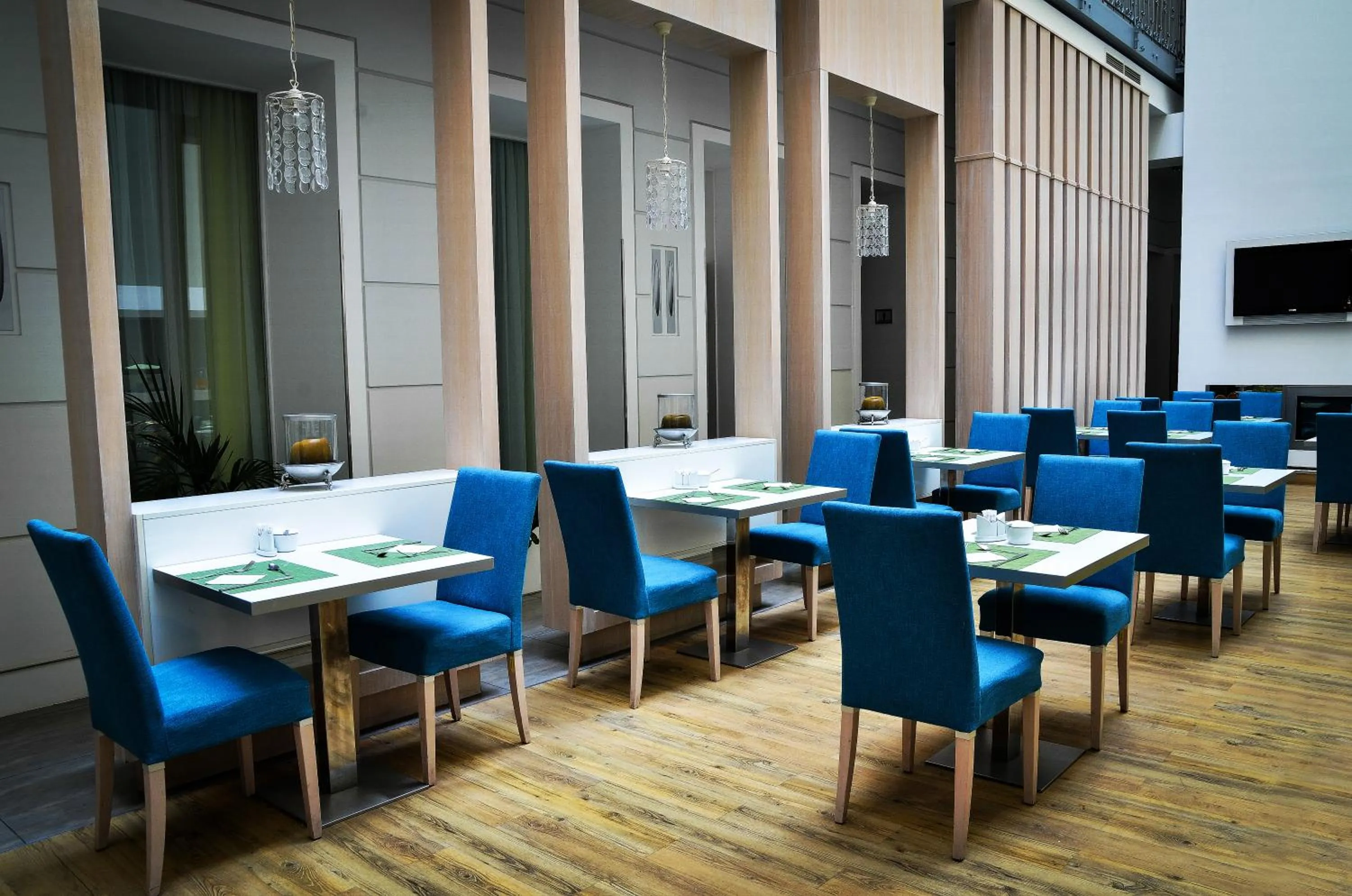 Restaurant/places to eat in Atrium Fashion Hotel