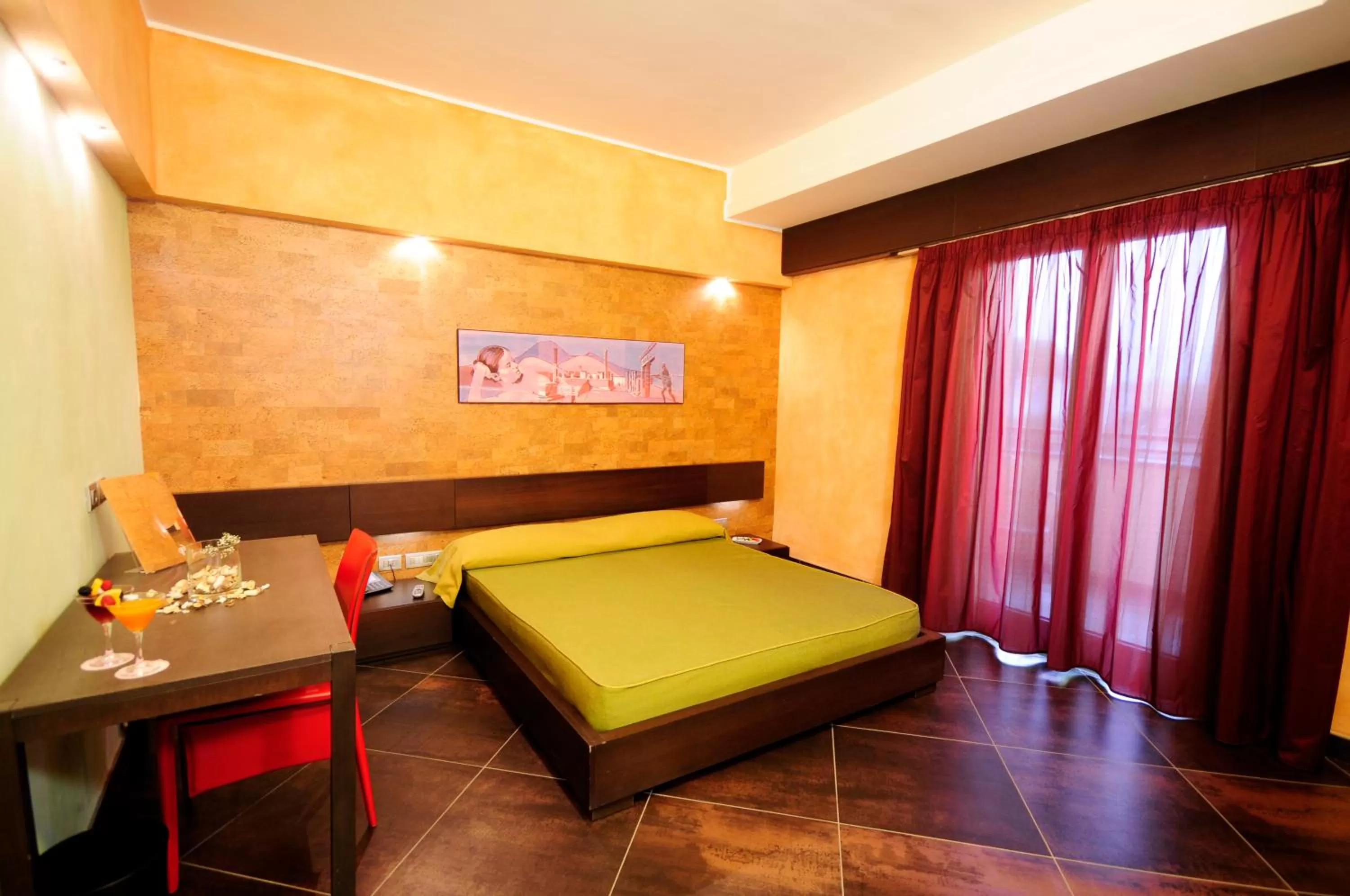 Photo of the whole room, Bed in Abalon Pompei Resort