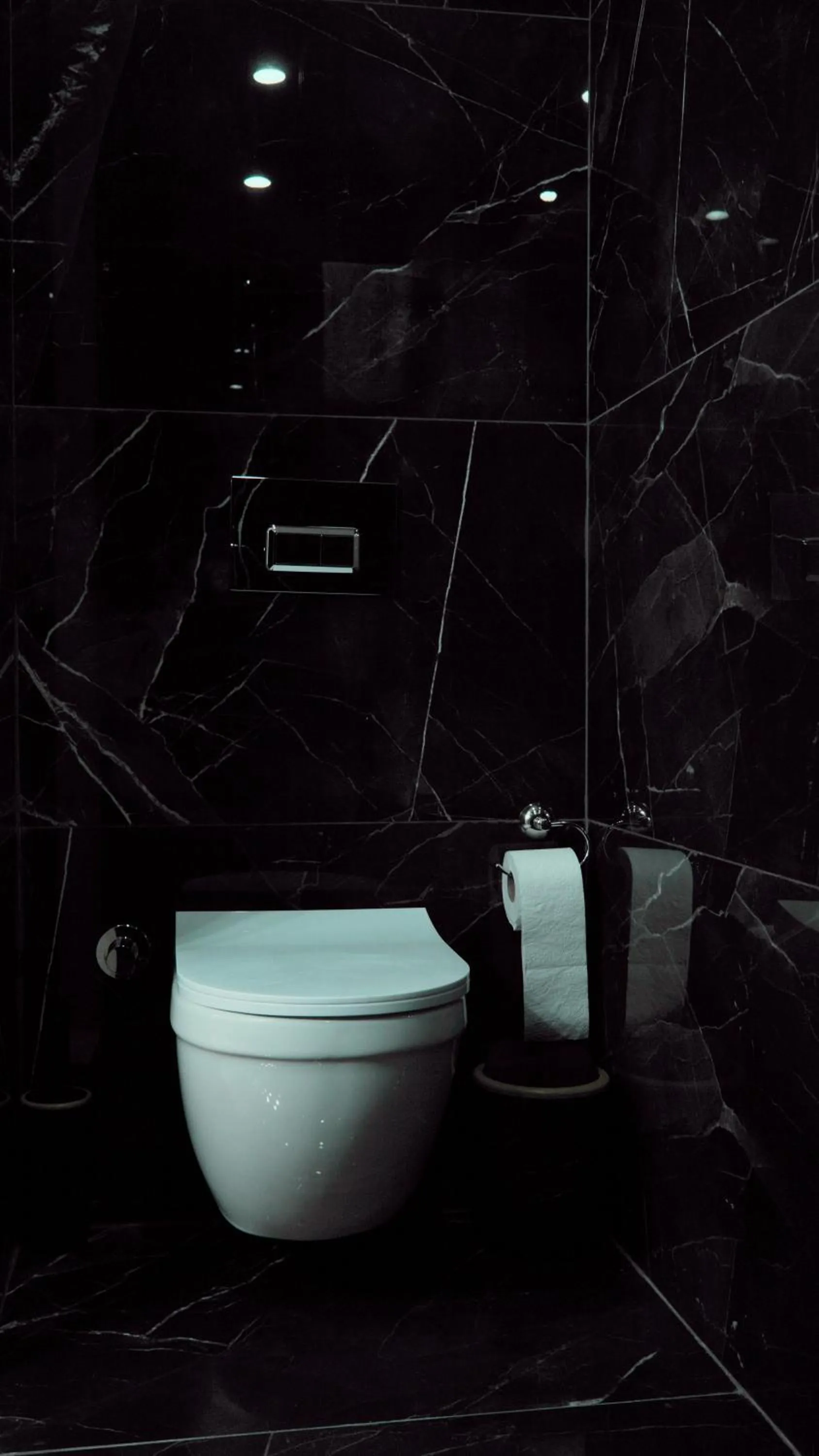 Toilet in MyKent Hotel