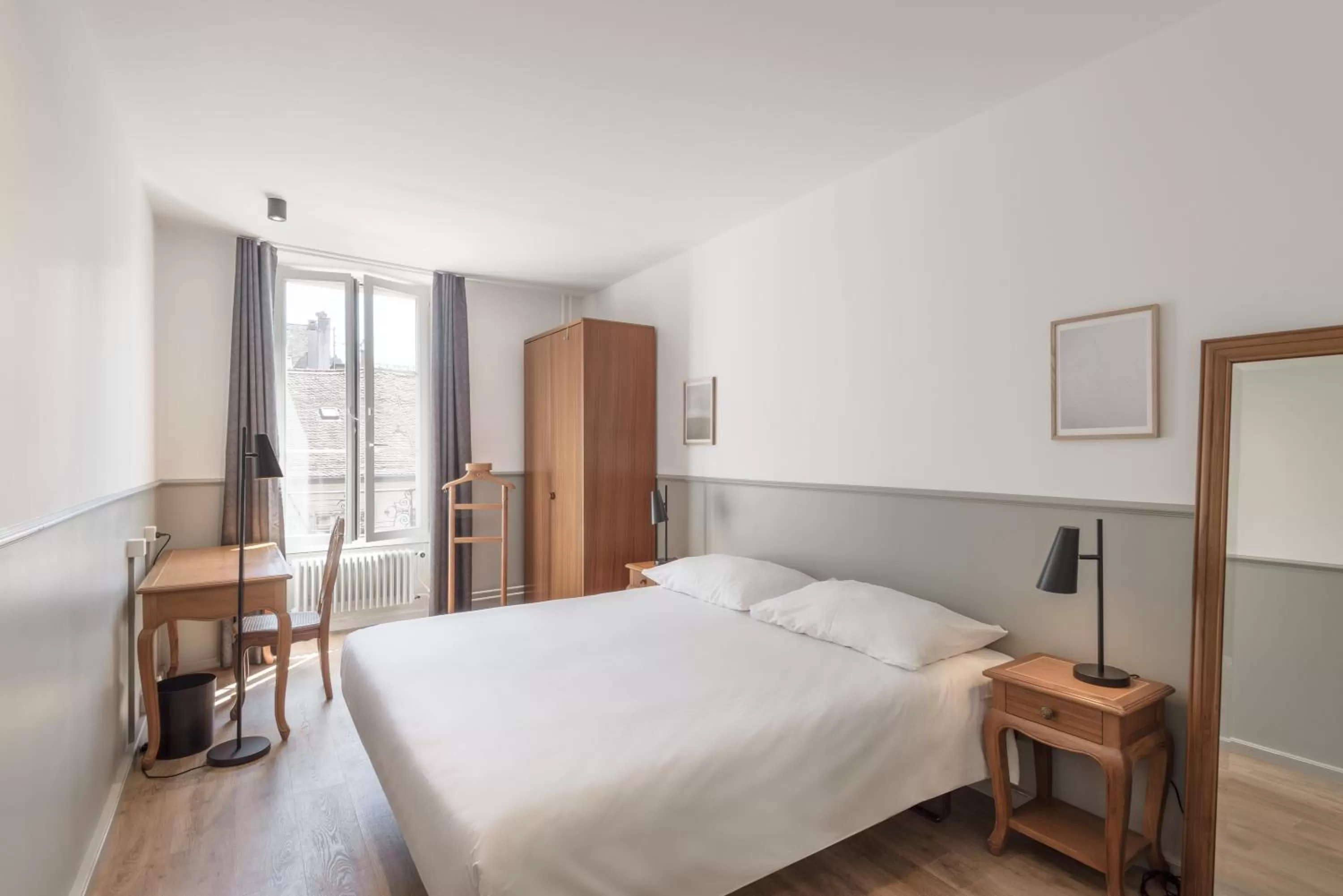 Superior Double Room in Hôtel de la Couronne