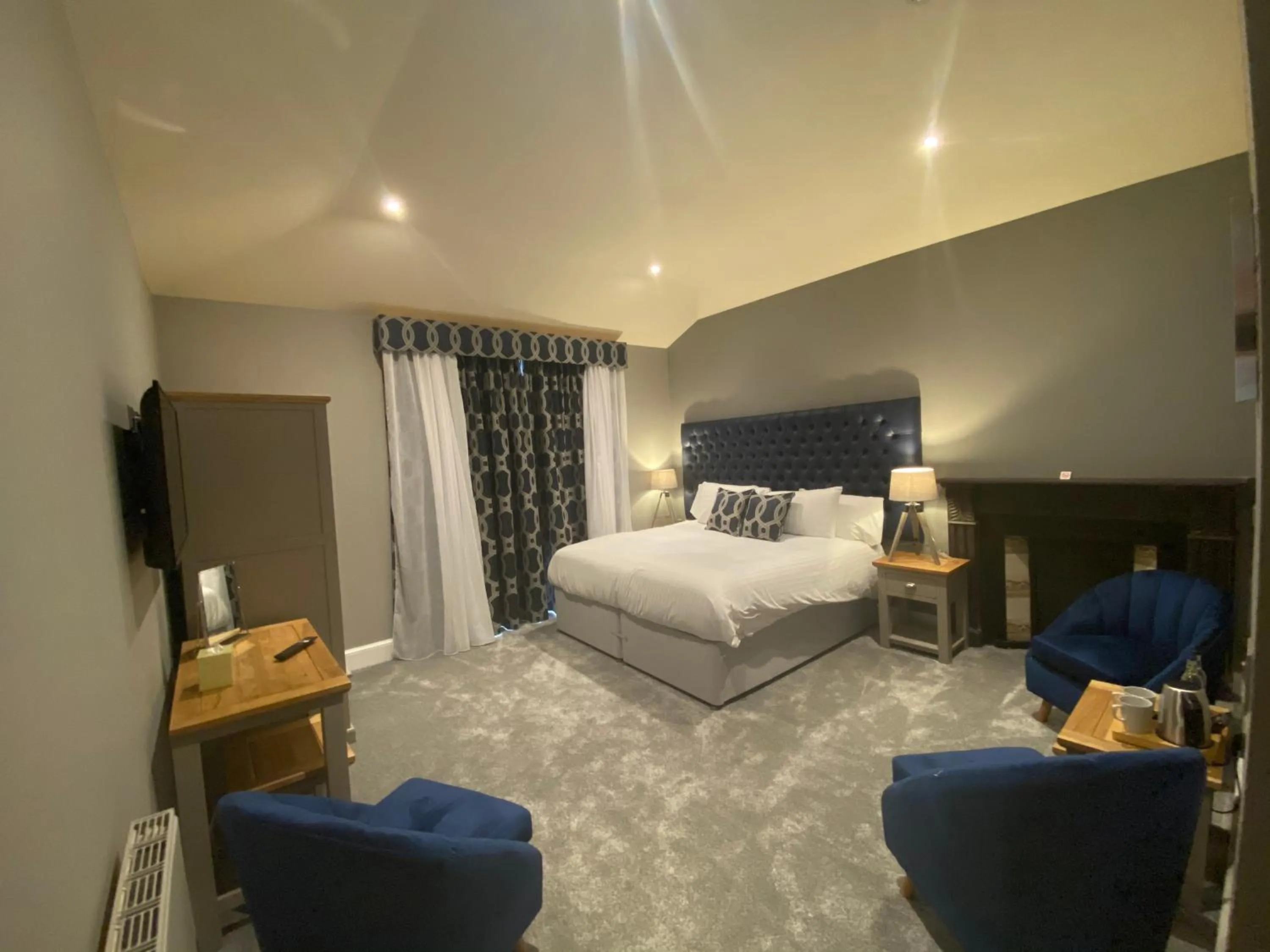 Photo of the whole room, Bed in Aberdunant Hall