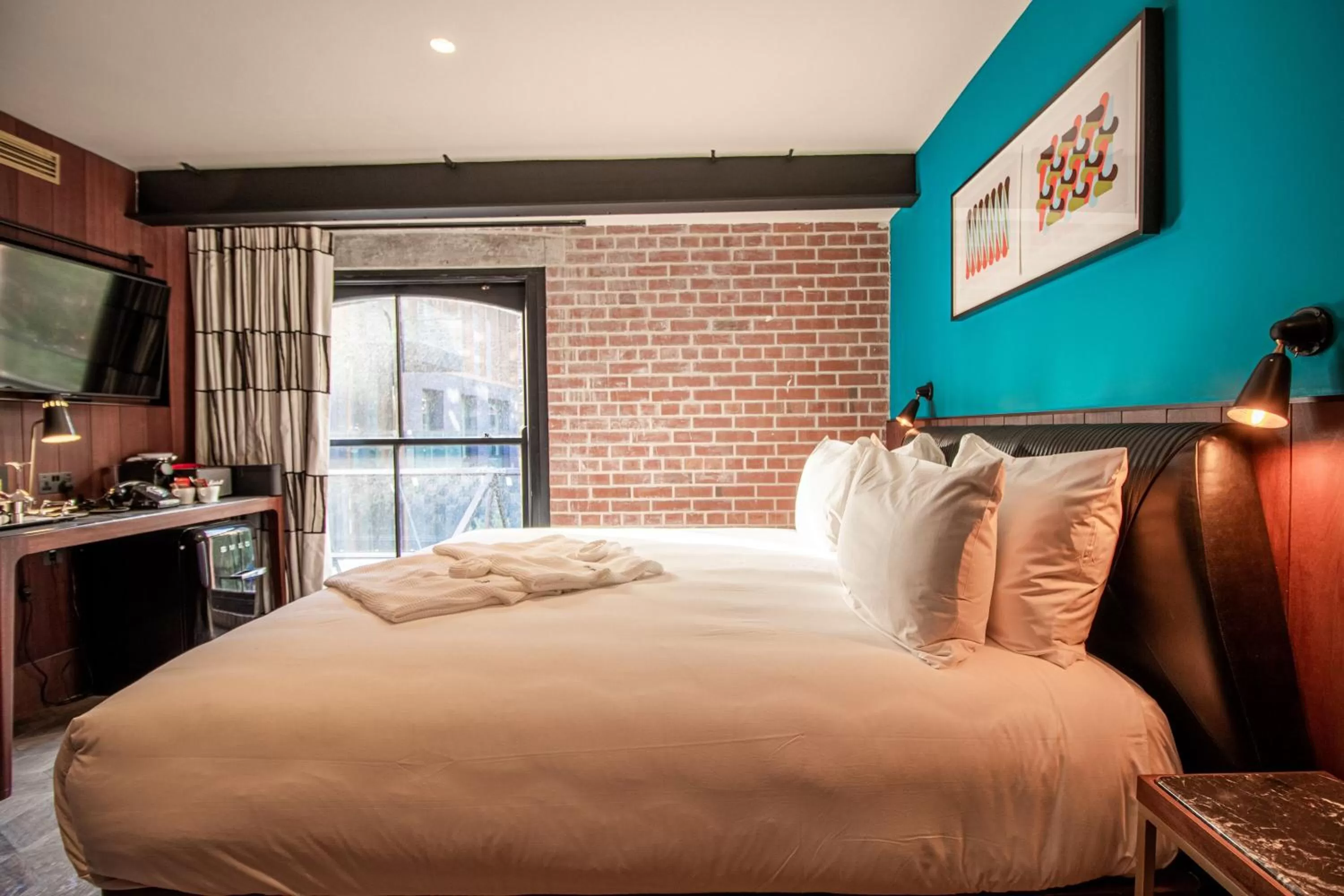 Bedroom, Bed in The Mayson