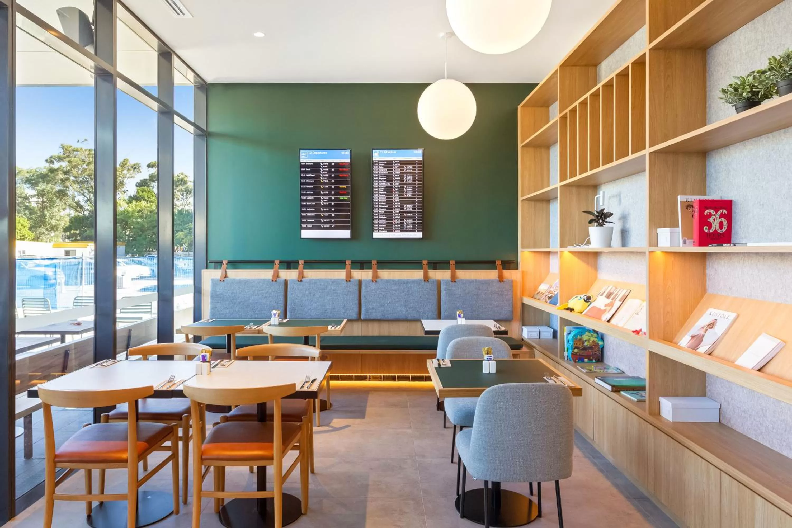 Restaurant/places to eat in Mantra on Sydney Airport