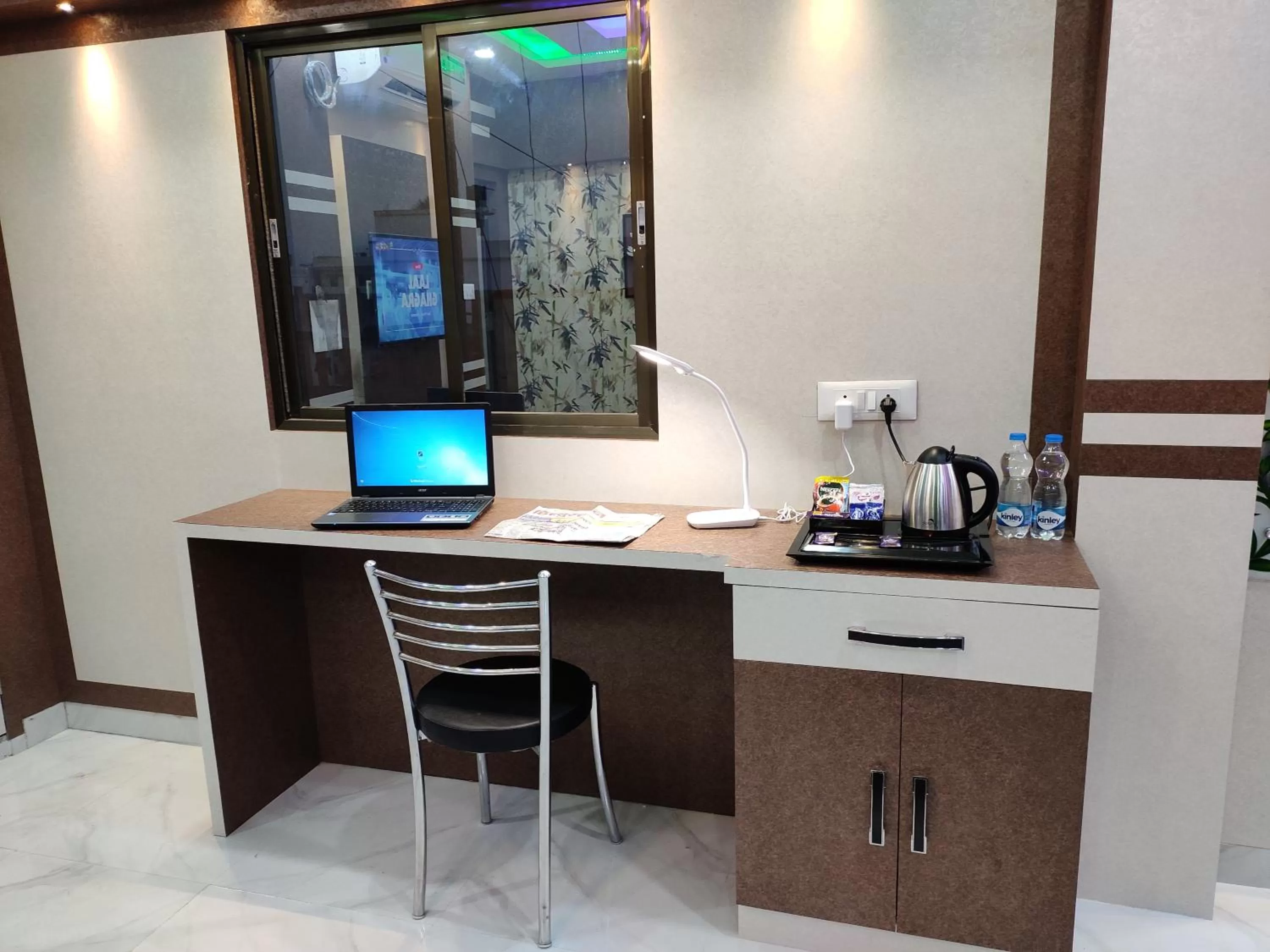 HOTEL CENTRAL SQUARE "A Couple Friendly Hotel"