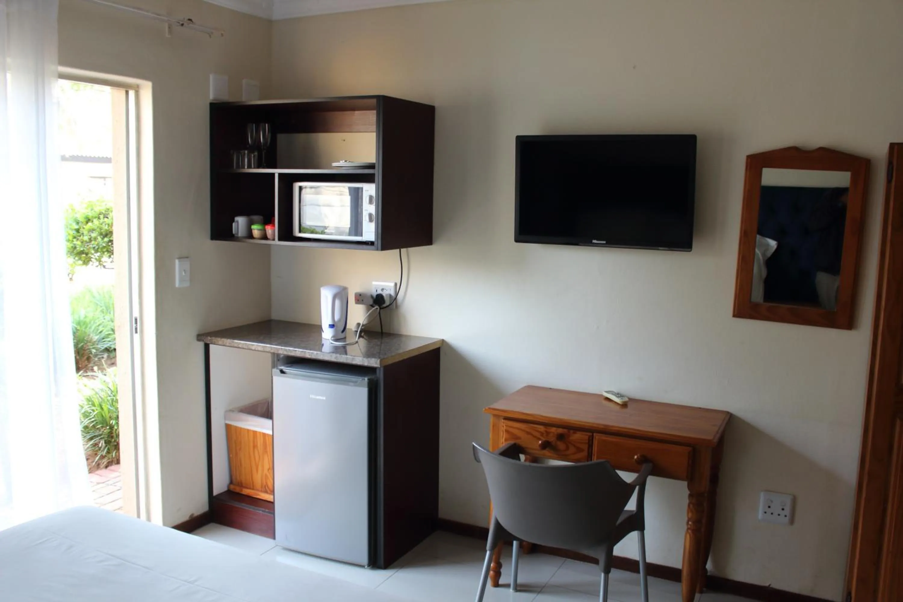 TV and multimedia in Purple Olive Guest House