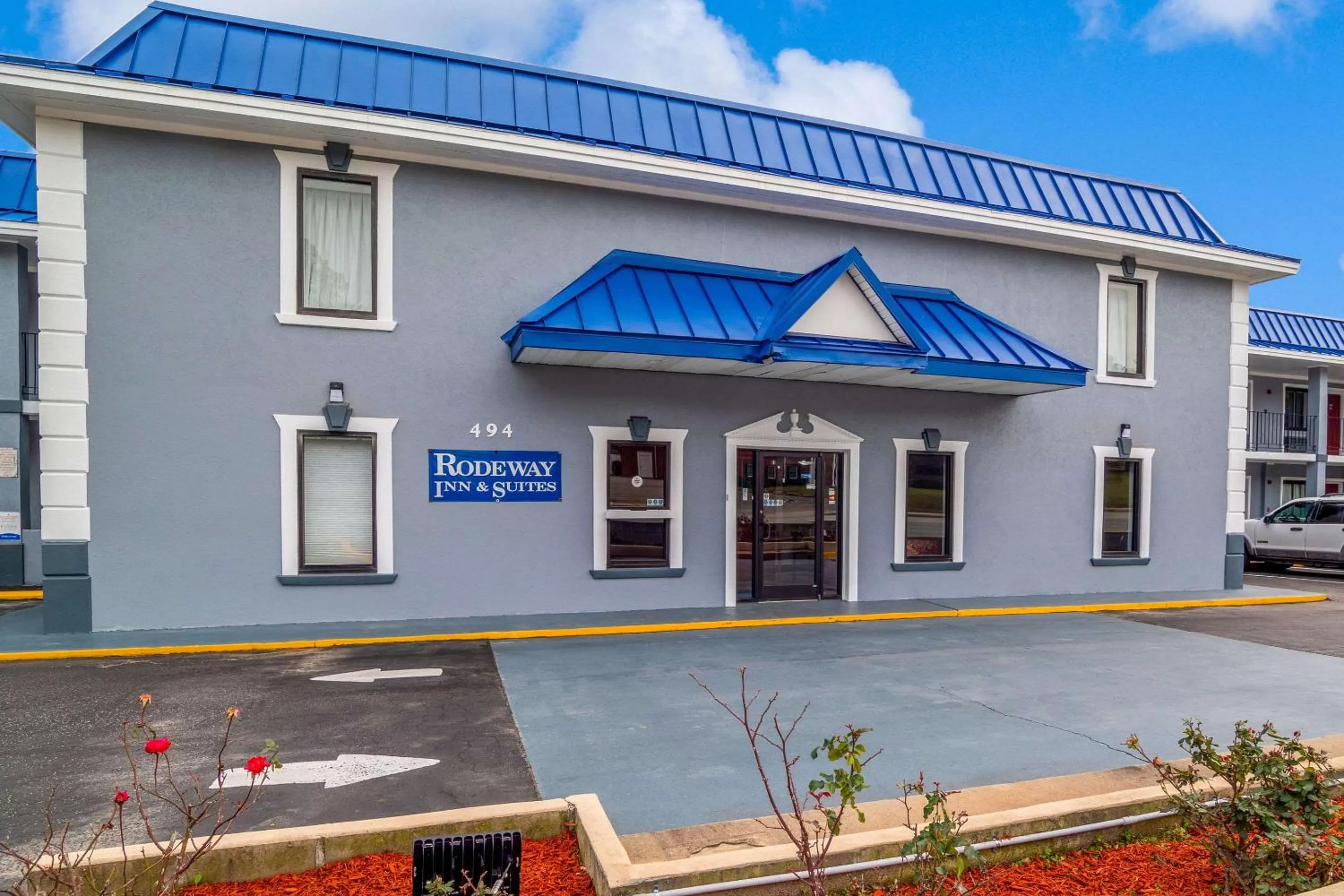 Property building in Rodeway Inn & Suites Fort Jackson