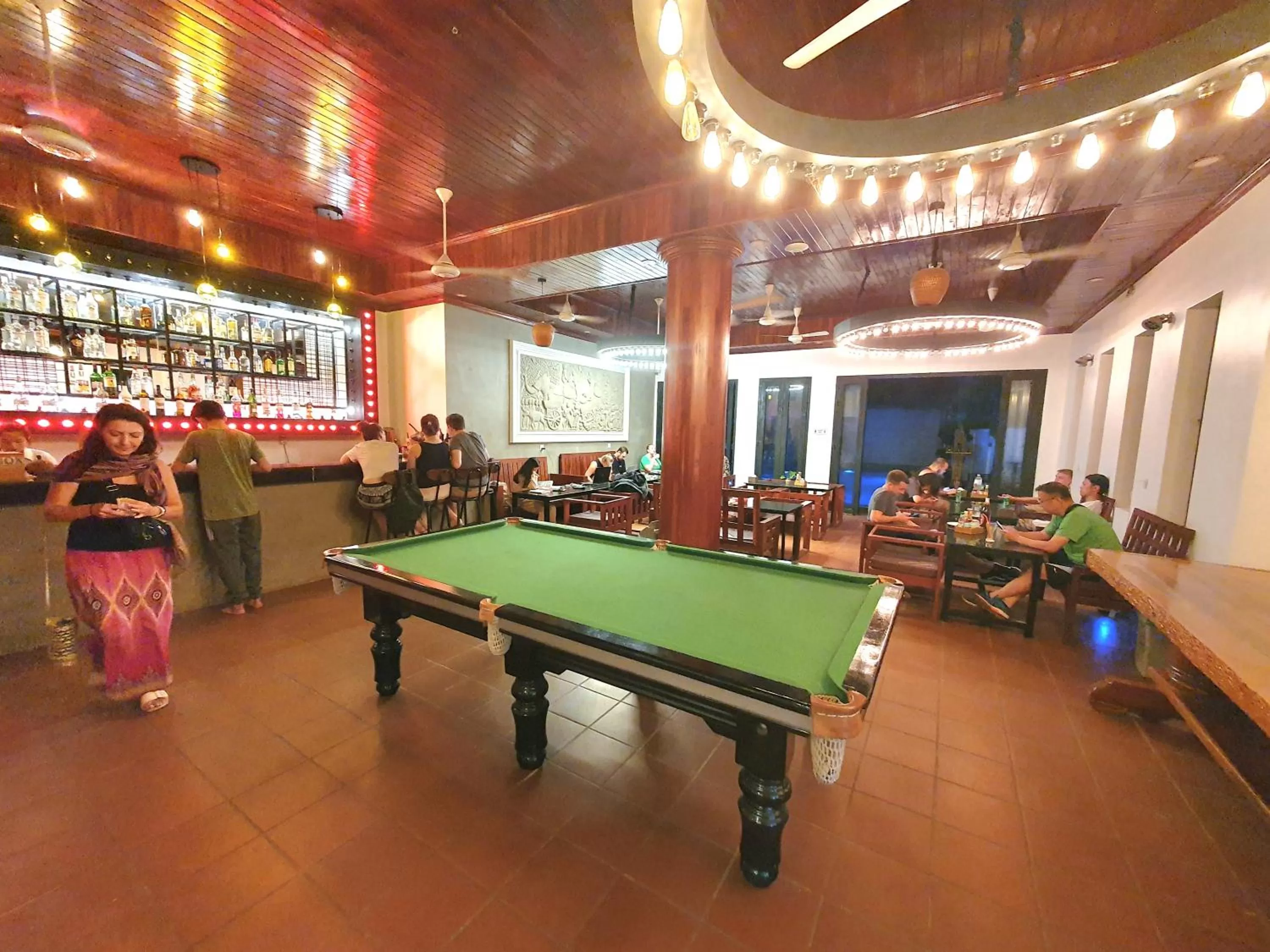 Restaurant/places to eat, Billiards in Long Night Siem Reap Hotel