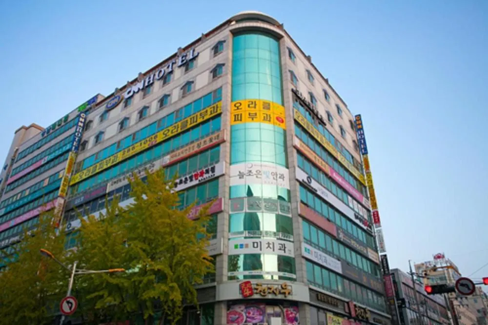 Property building in CNN Hotel