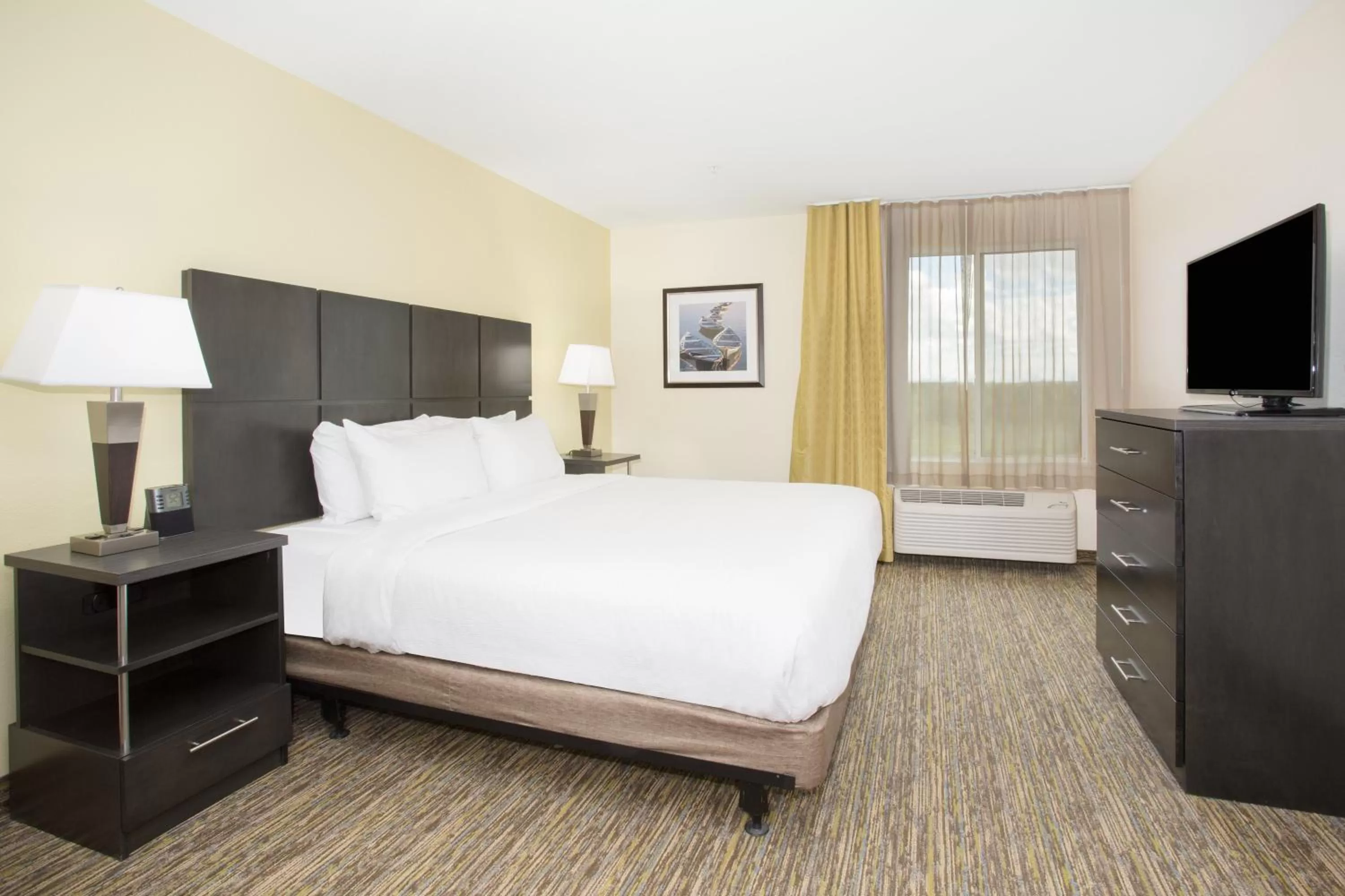 Photo of the whole room, Bed in Candlewood Suites Longmont - Boulder Area by IHG