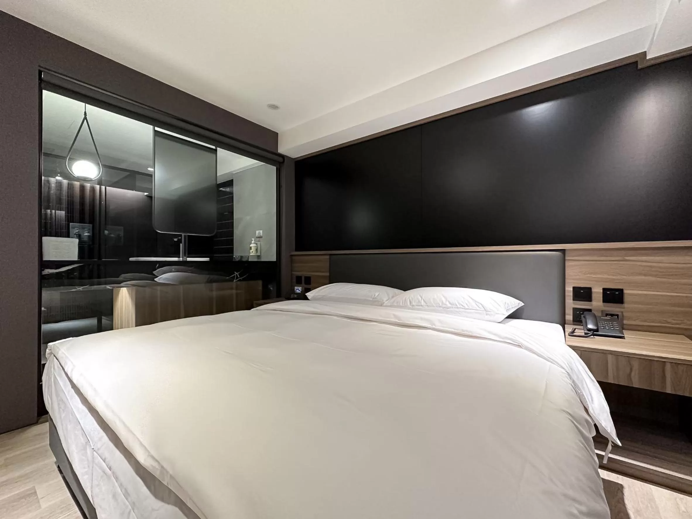 Bed in Autumn Willow Hotel