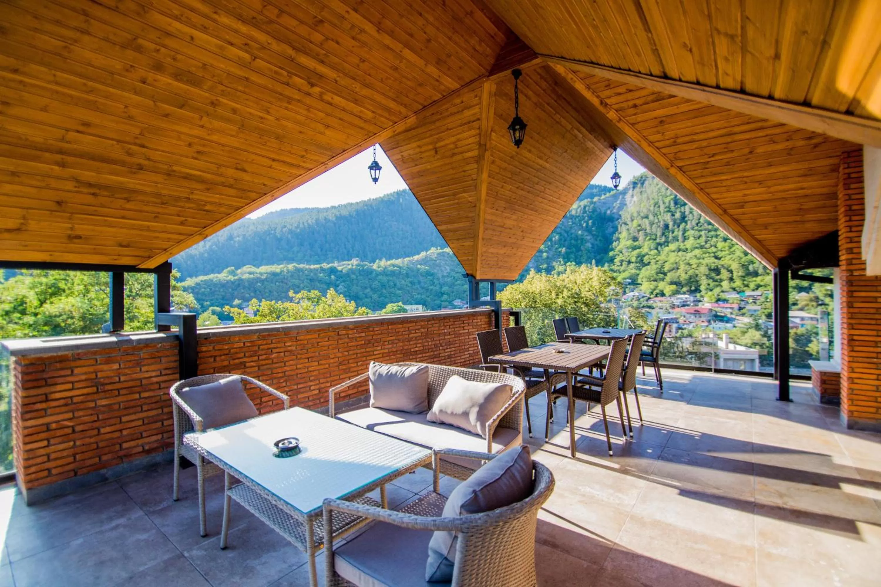 Restaurant/Places to Eat in Milano Palace Borjomi