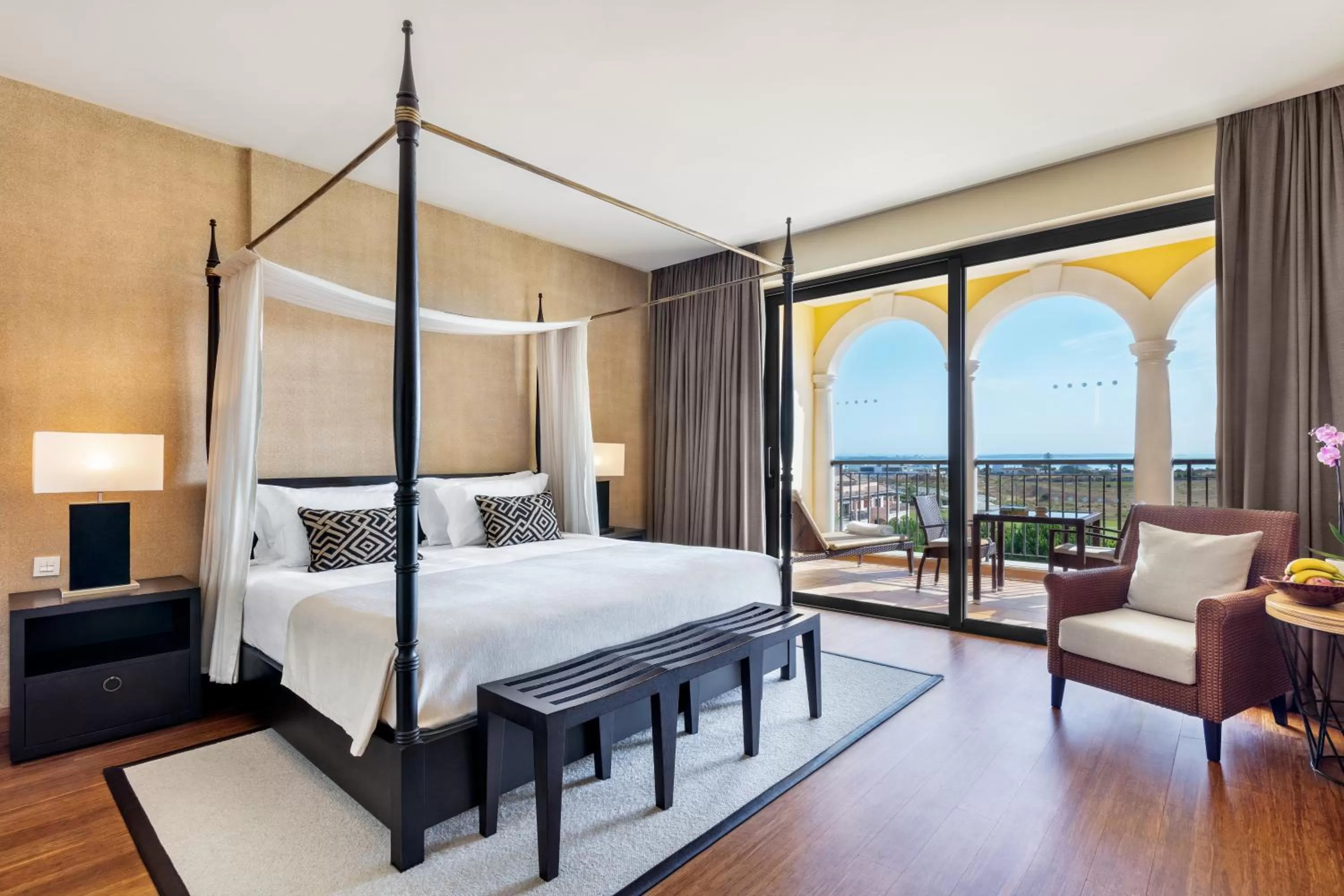 Balcony/Terrace, Bed in Cascade Wellness Resort