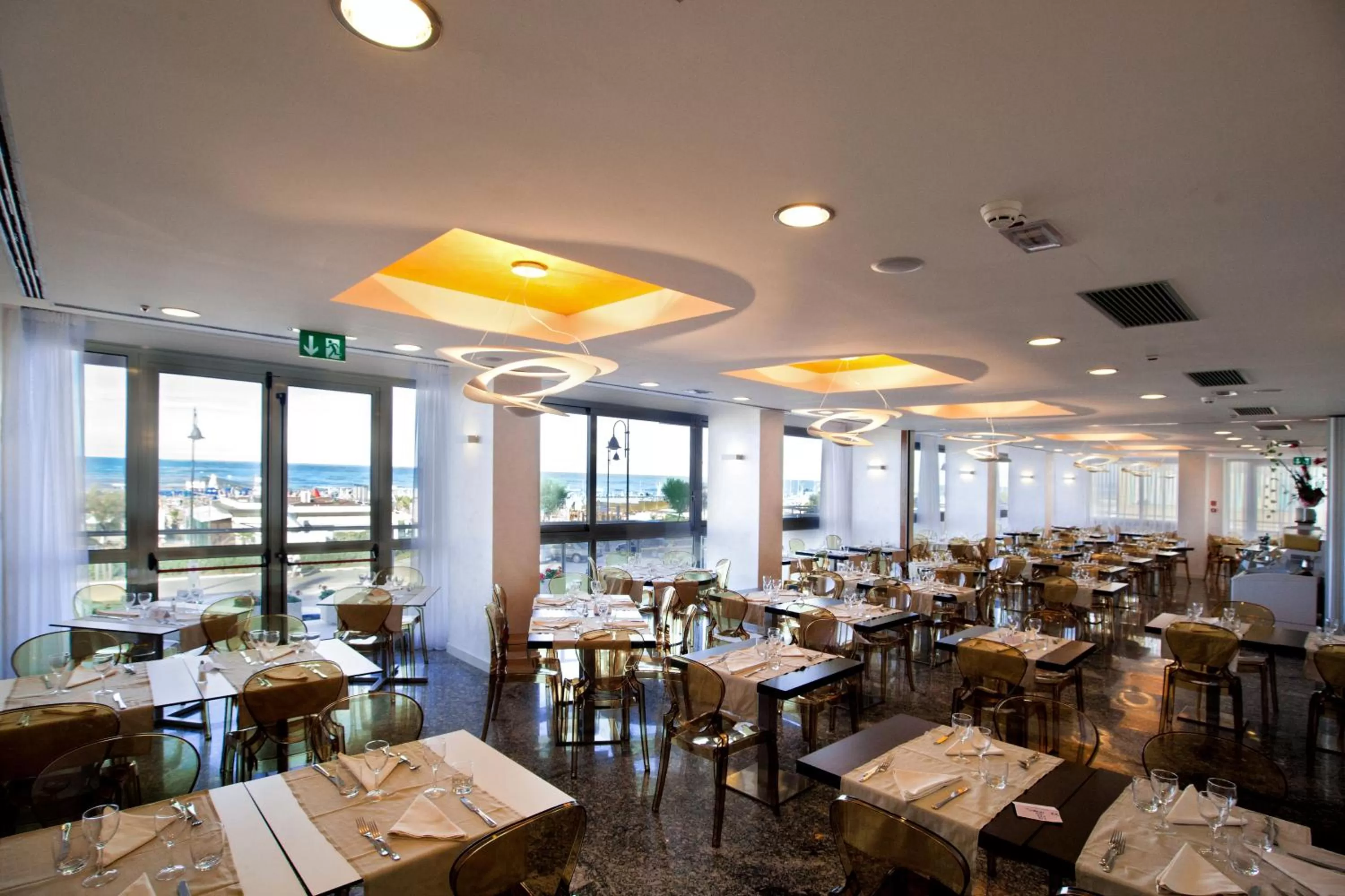 Restaurant/places to eat in Terminal Palace & SPA