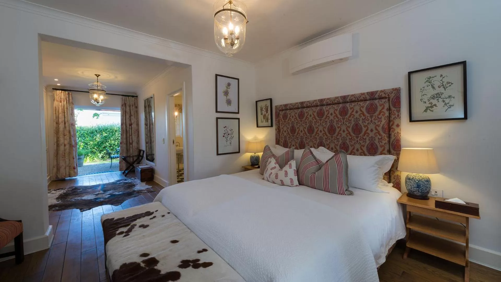 Bed in Drostdy Hotel