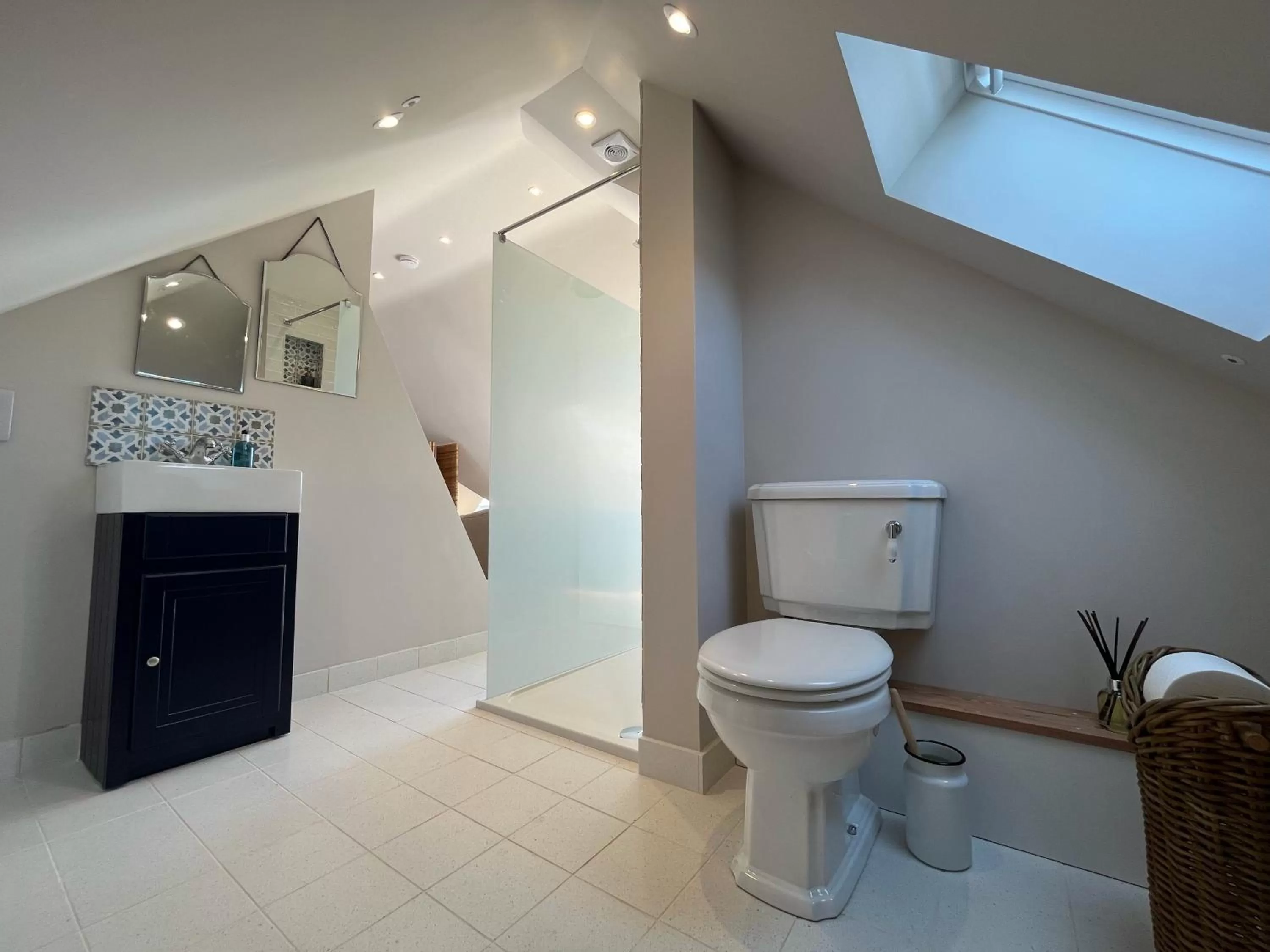 Toilet, Bathroom in Hedgebank