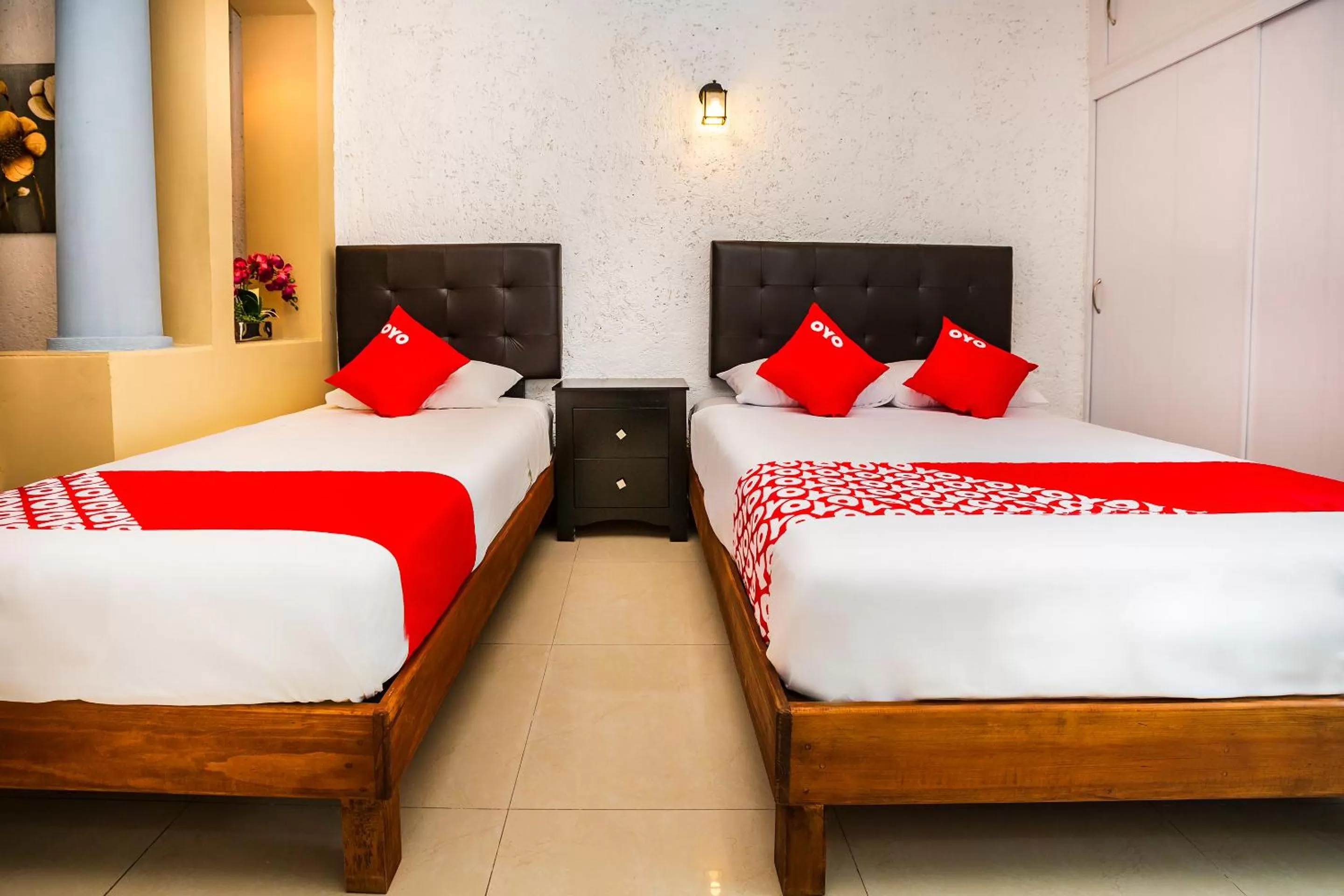 Bedroom, Bed in OYO Hotel Dos Mundos,Aeropuerto Internacional de Cozumel