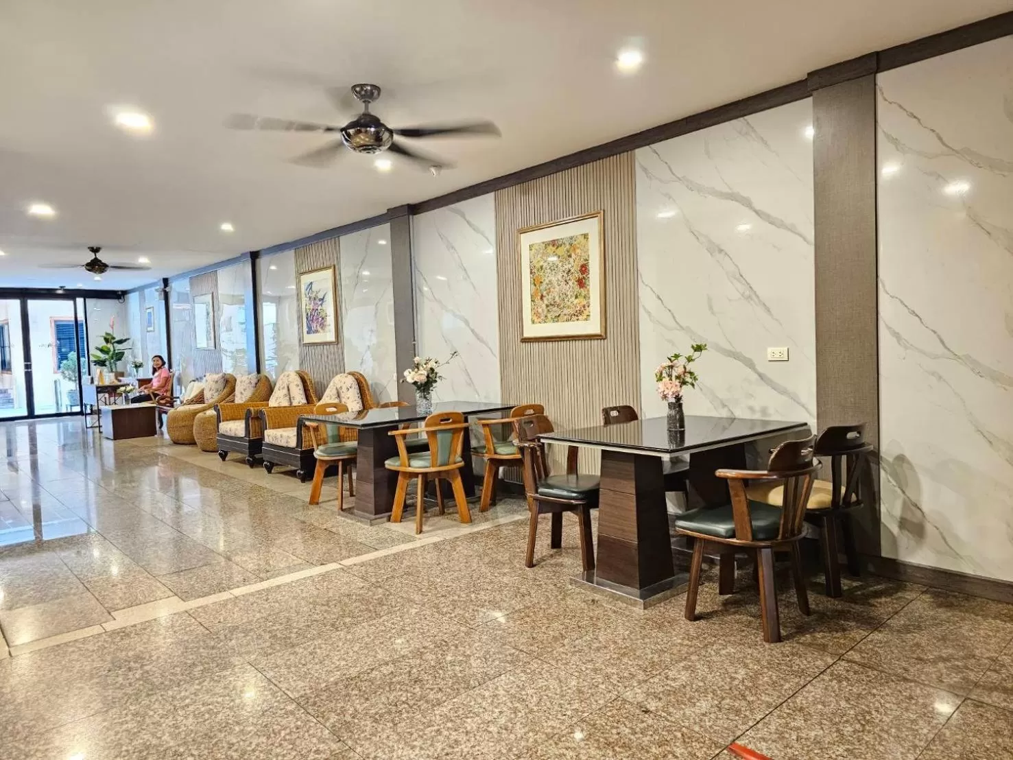 Seating area in Dynasty Inn