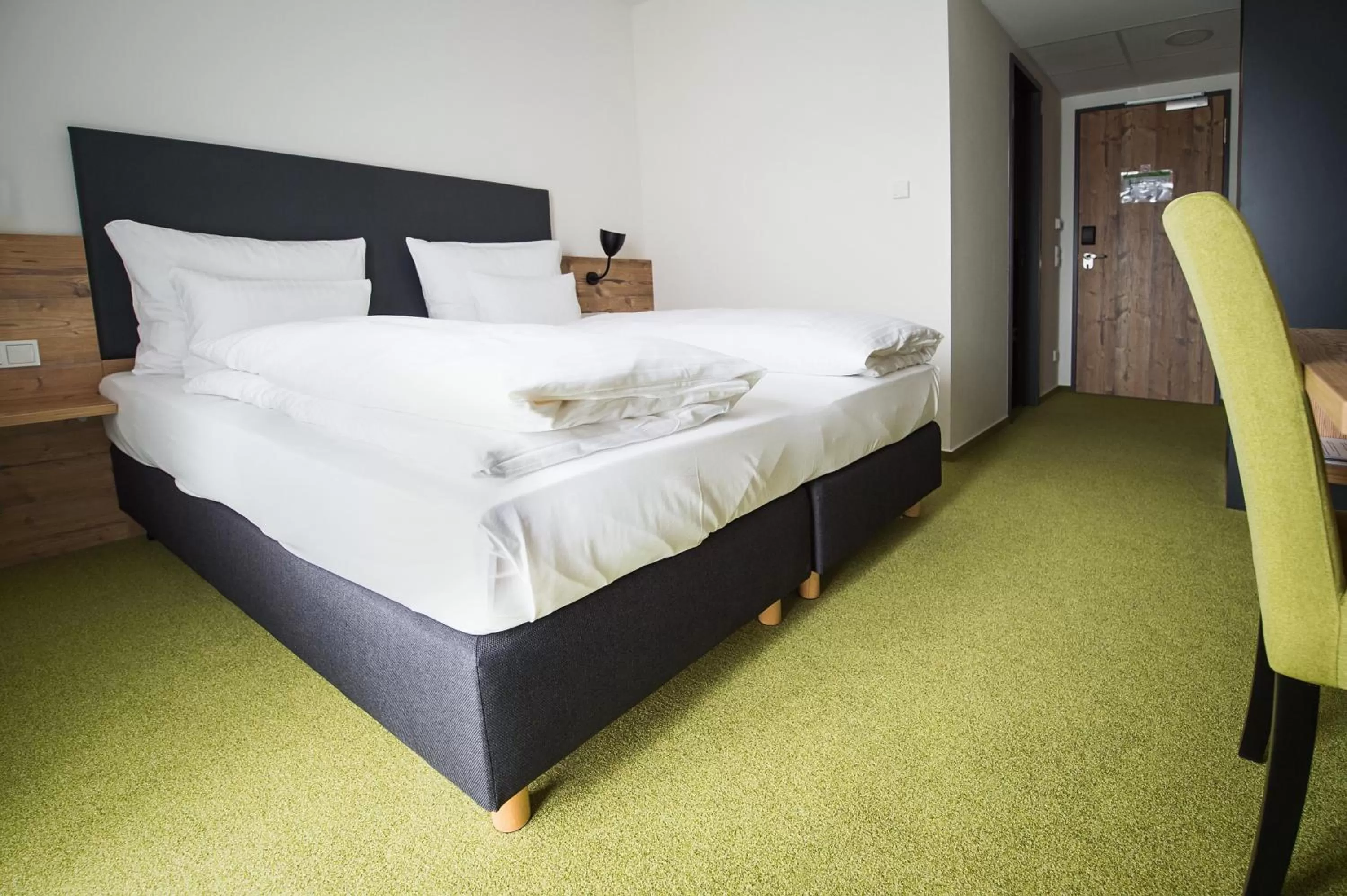 Photo of the whole room, Bed in Alb Inn - Hotel & Apartments