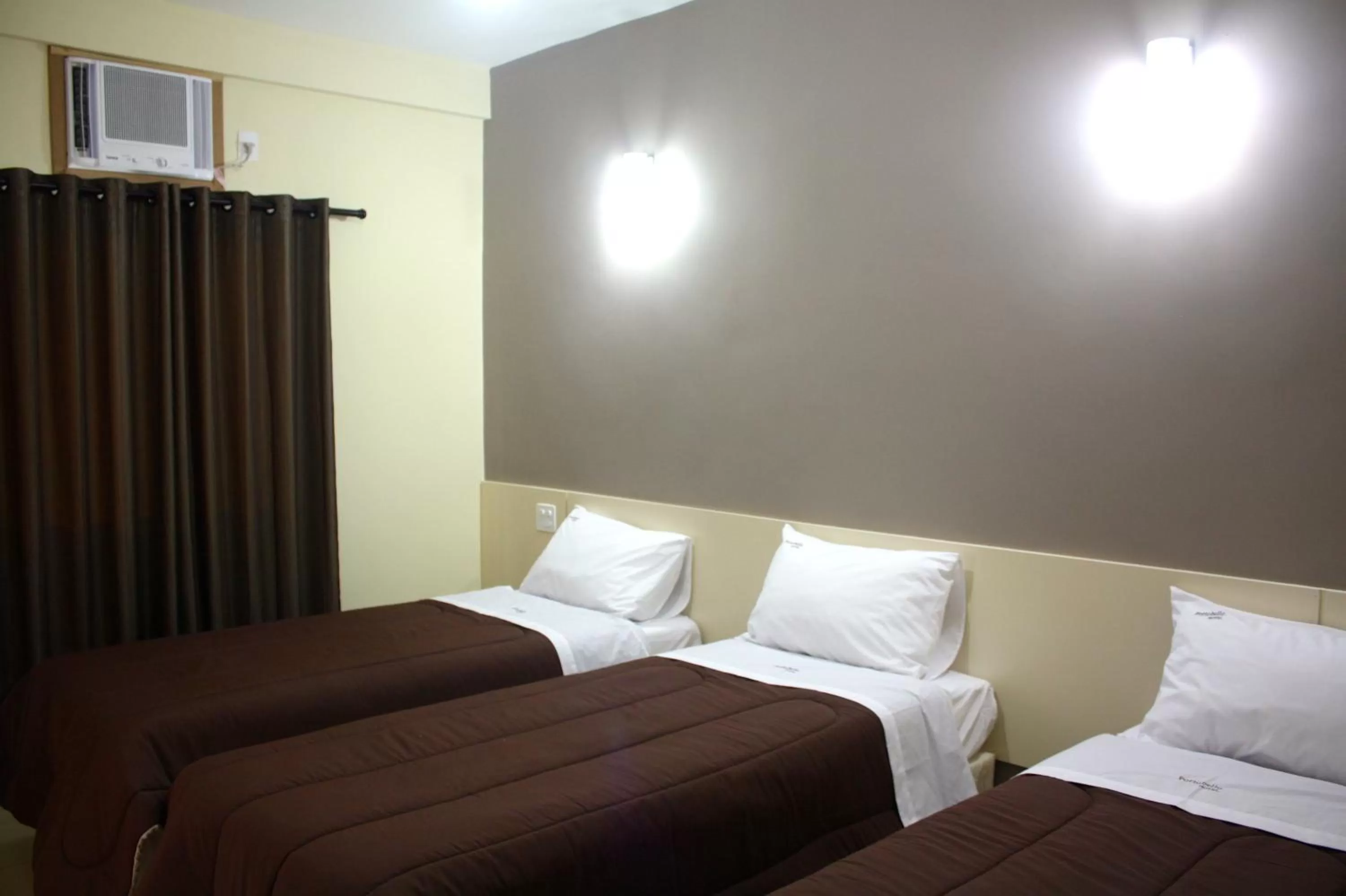 Bed in Hotel Portobello