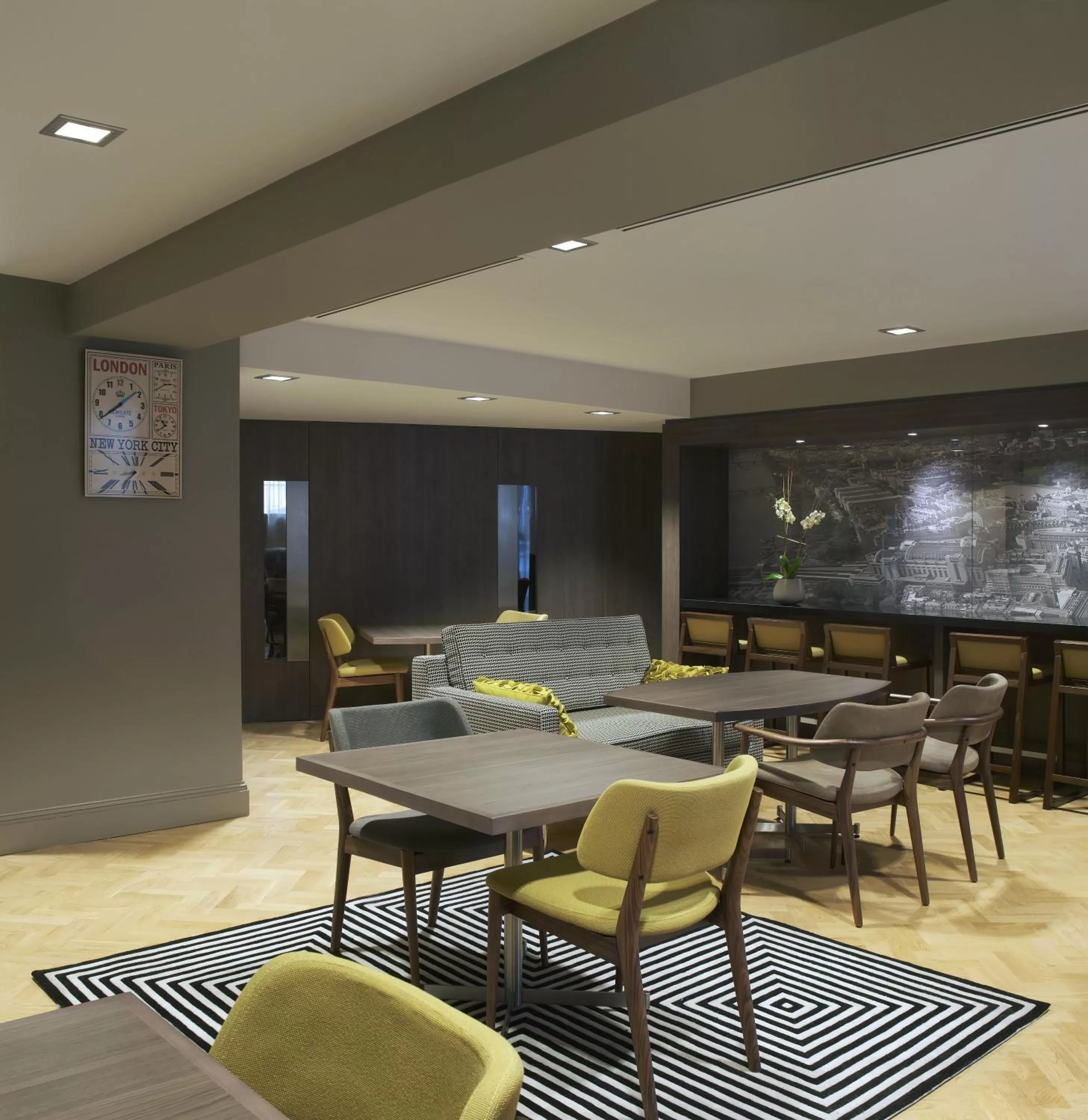 Restaurant/places to eat in Citadines Trafalgar Square London