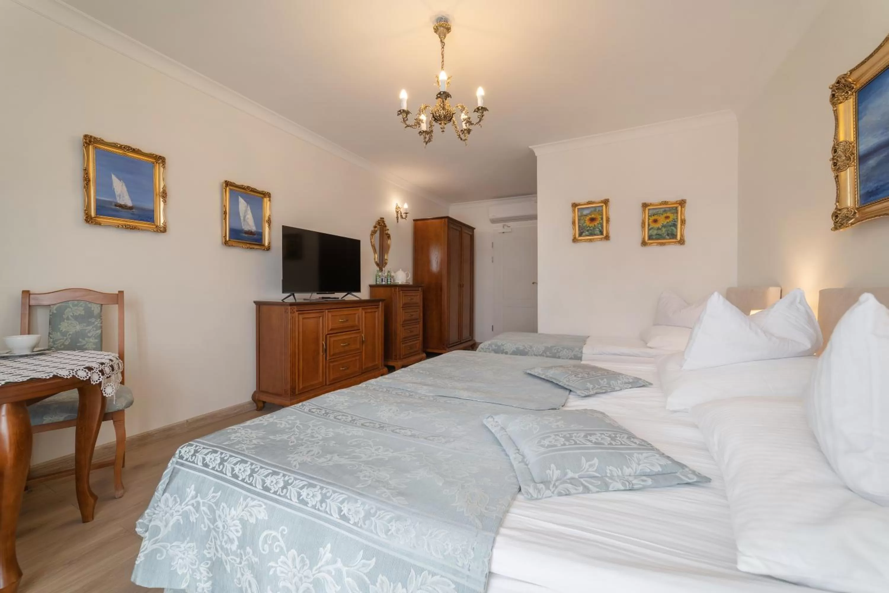 Bed in Pensjonat & Restauracja Admirał