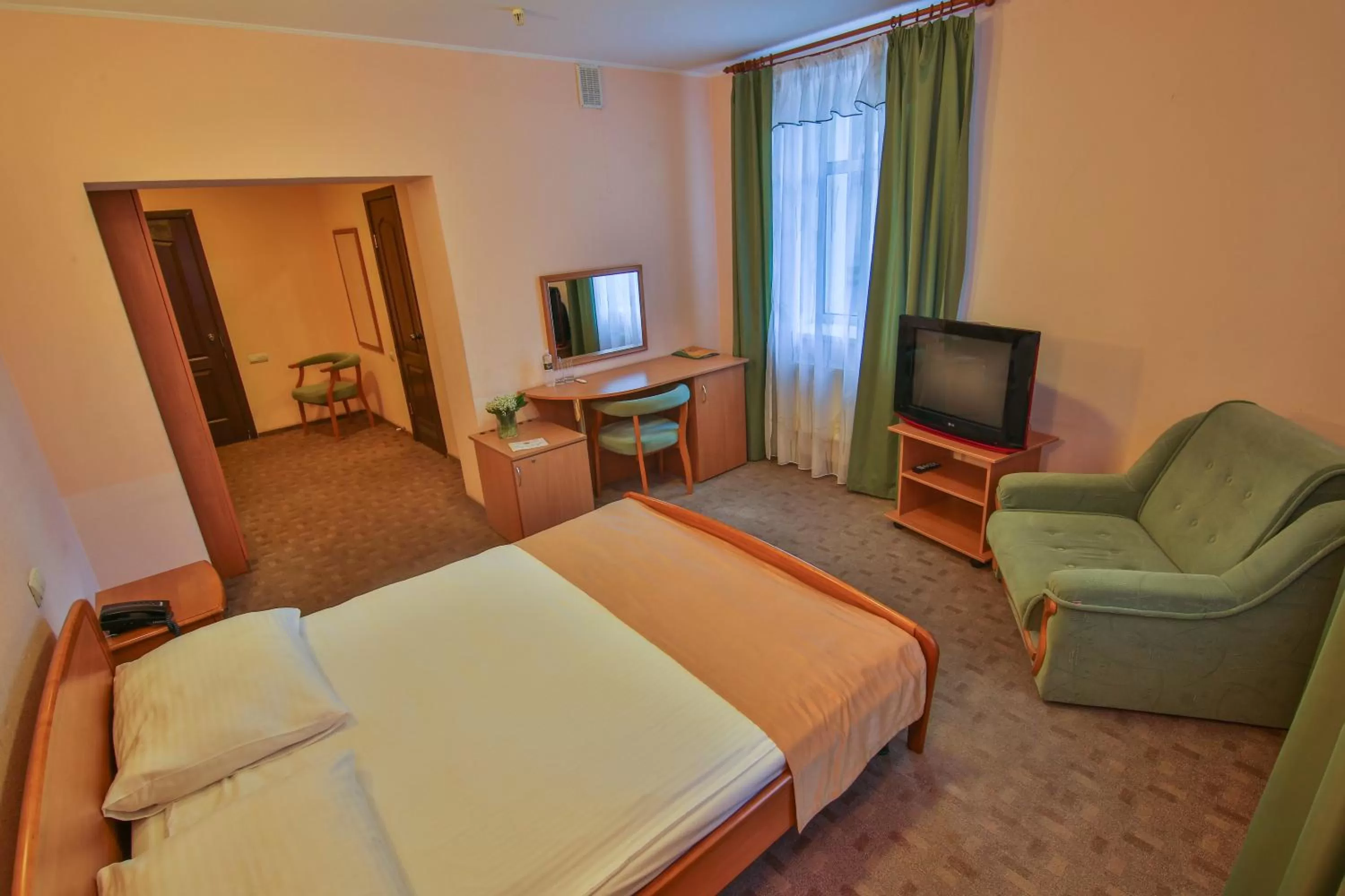 TV and multimedia, Bed in Ukraina Hotel