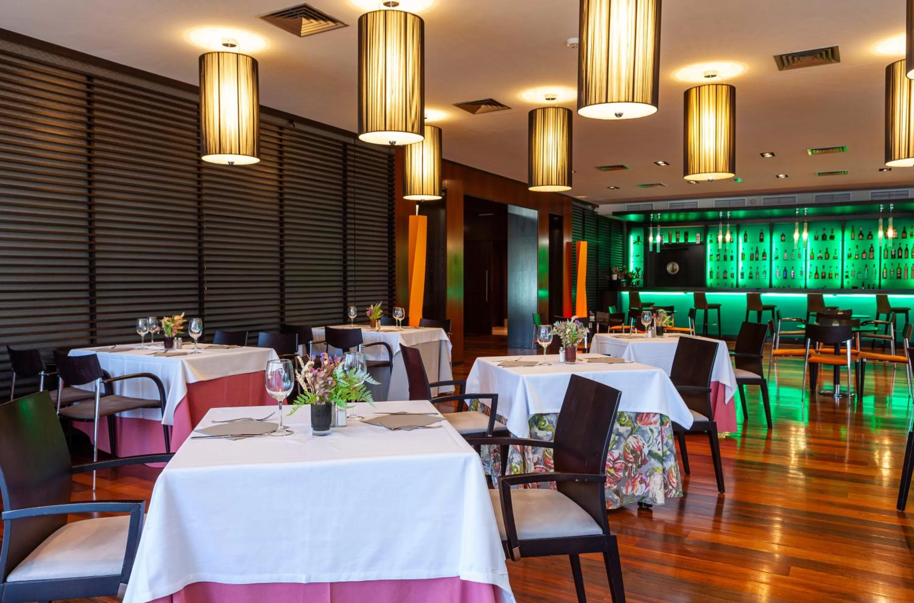 Restaurant/places to eat in Hotel Macià Real De La Alhambra