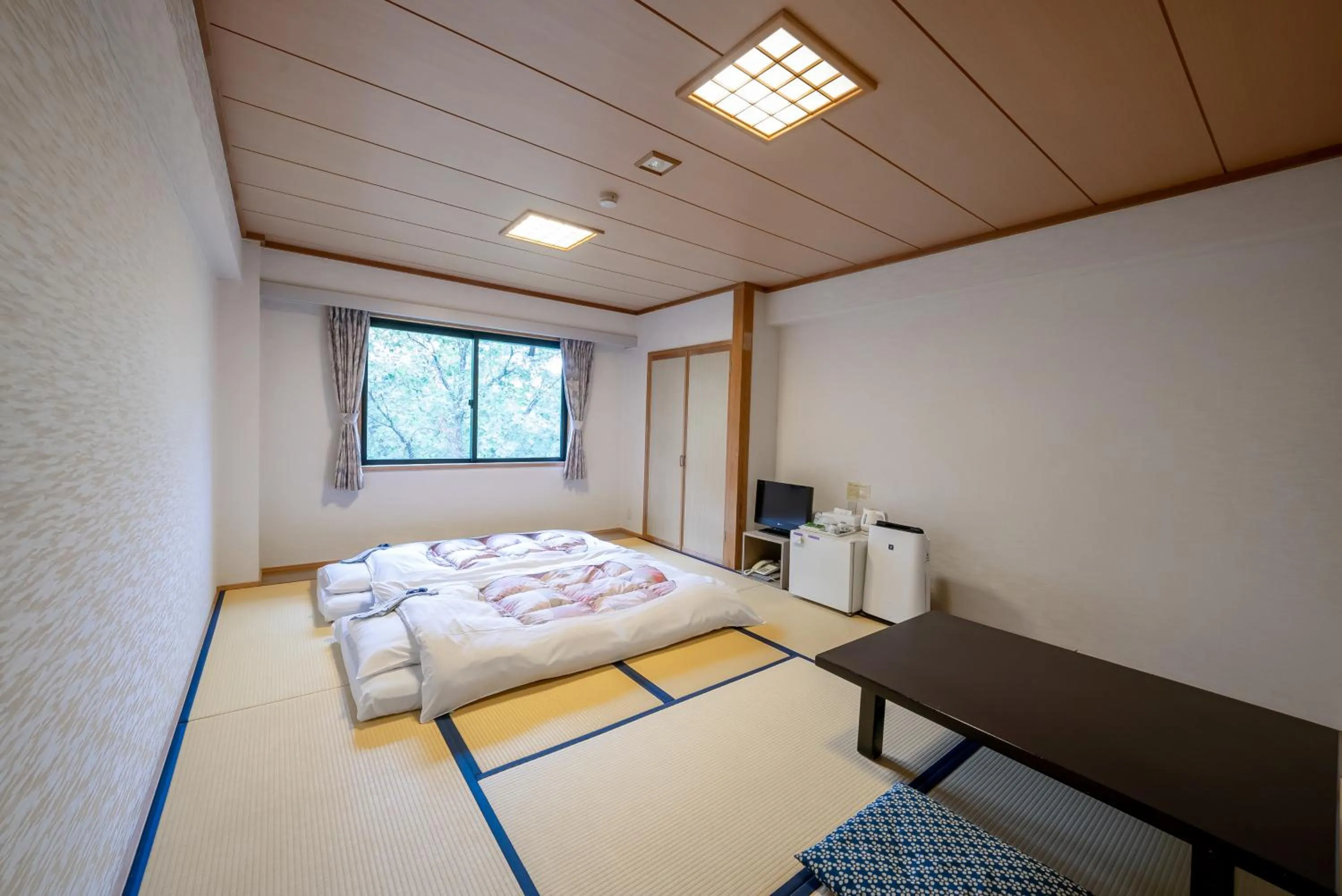 Japanese-Style Room with Shared Bathroom - Non-Smoking in Hotel Stelle Belle
